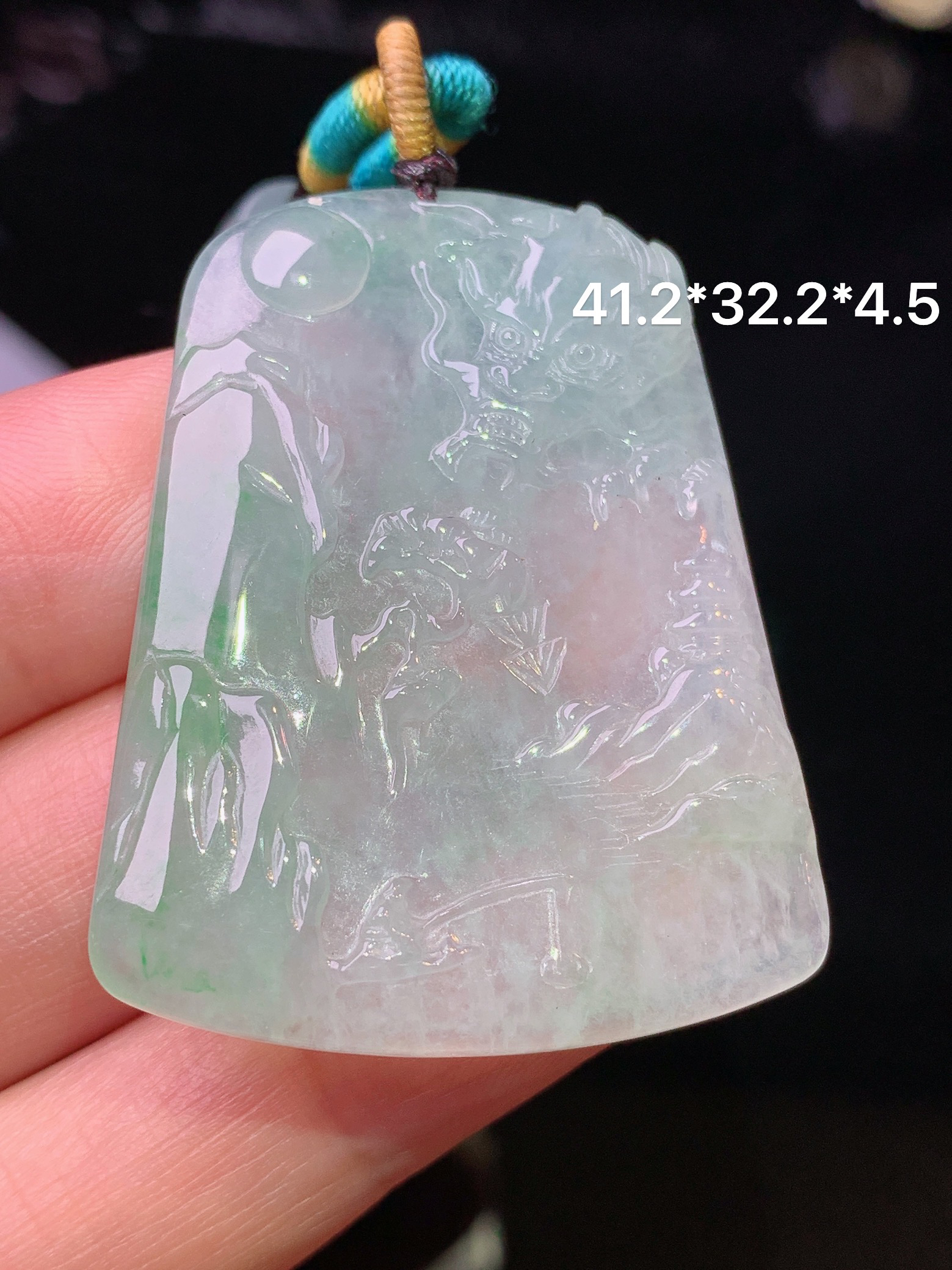 冰种飘绿山水龙牌吊坠 玉质细腻 色泽清新艳丽 整体尺寸41.2*32.2*4.5