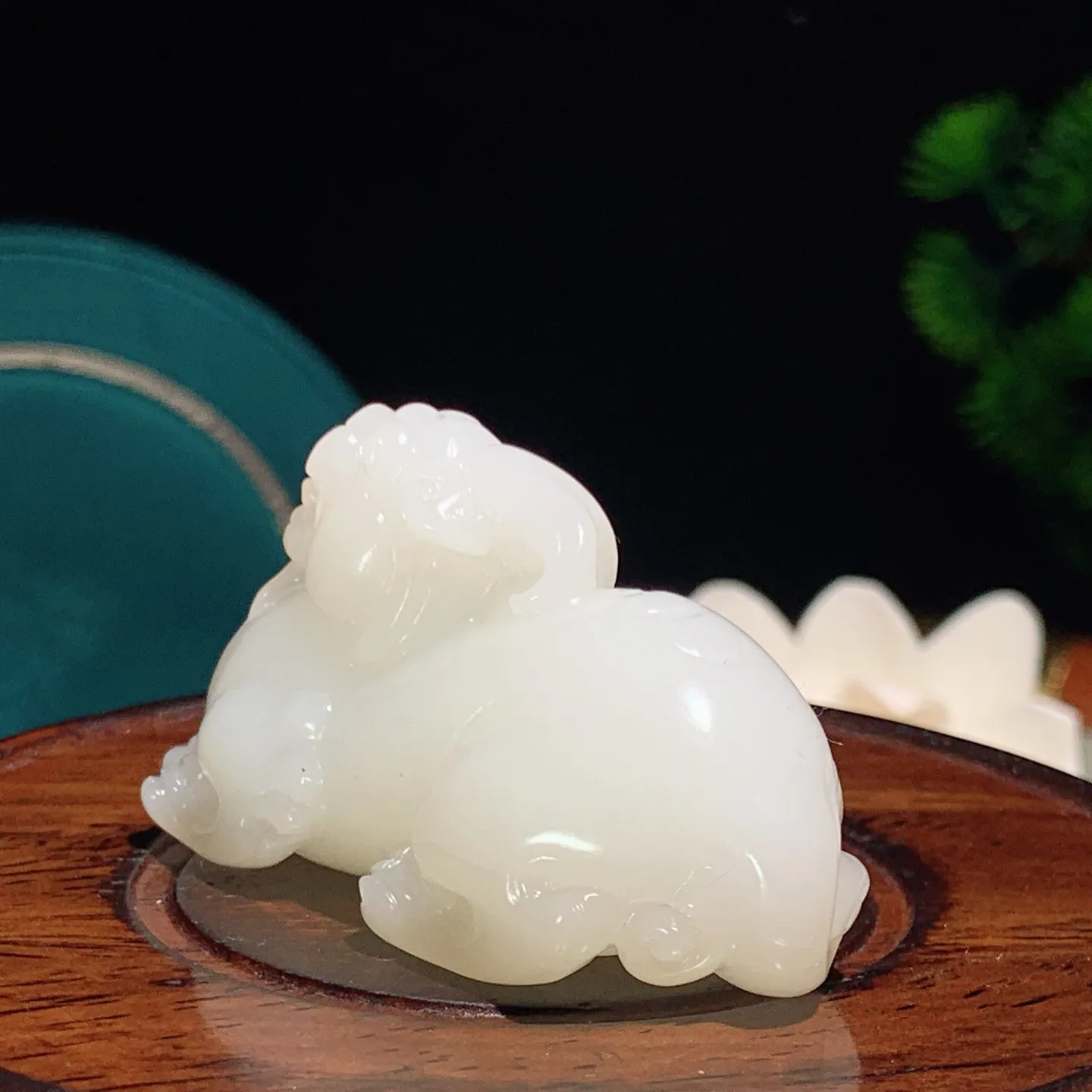 和田玉白玉羊脂白招财进宝貔貅挂件。尺寸54/24/29重41克。玉质细腻油润。手推出油。佩戴高端典雅。lt251220