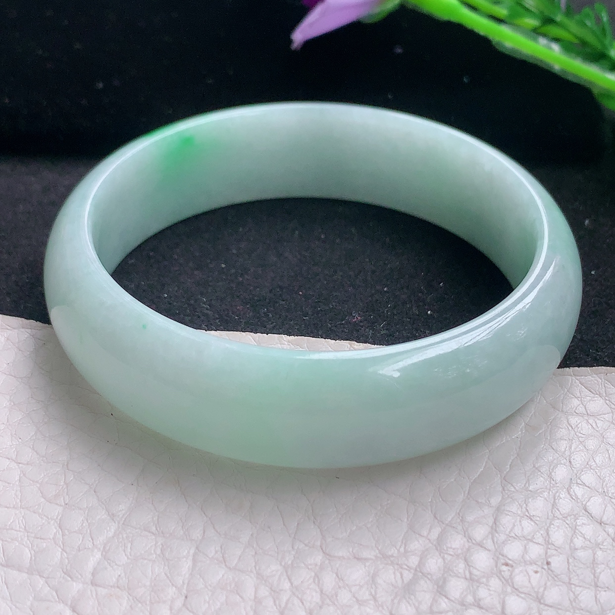 nr自然光56.5*15.5*6.5轮胎镯 缅甸翡翠a货水润飘绿宽边玉手镯玉手环