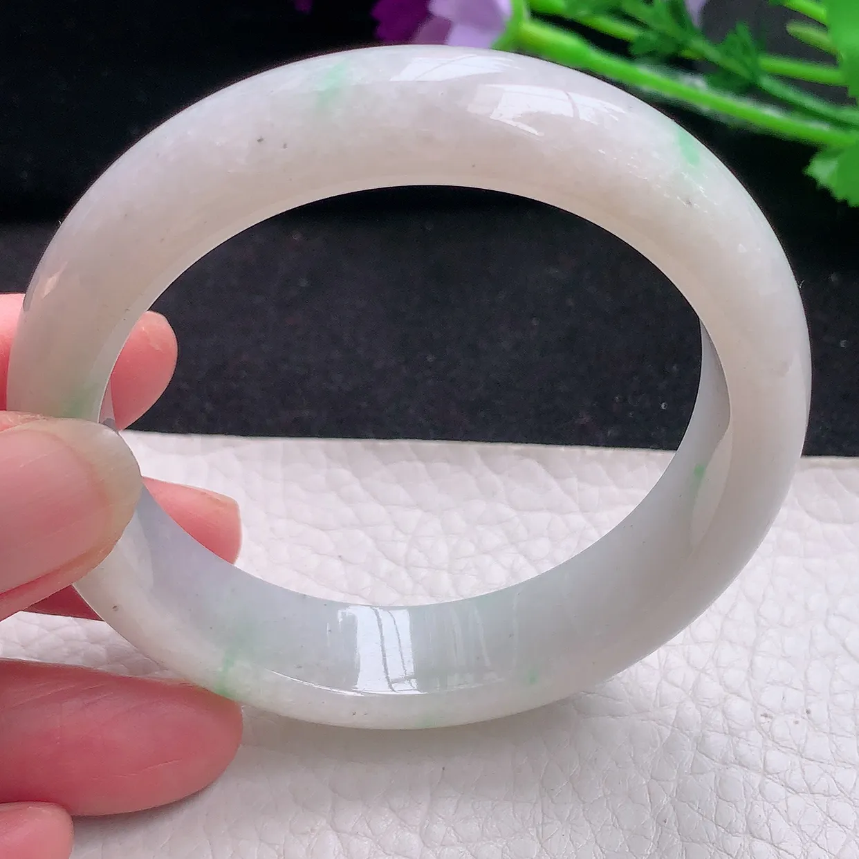 ee自然光55*14*8.4平安镯 缅甸翡翠A货飘绿宽边玉手镯玉手环