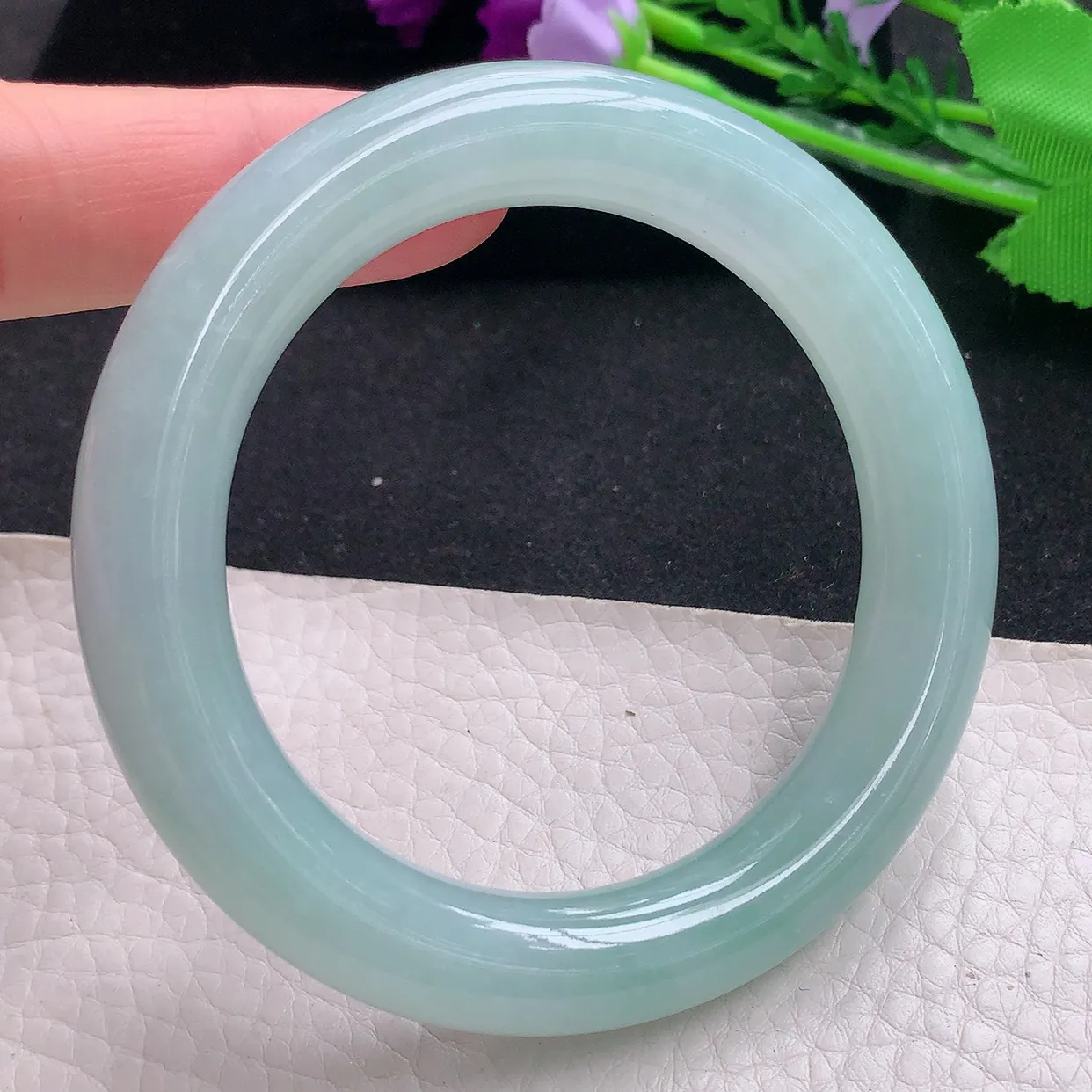 nc自然光55*11.5*11胖圆镯 翡翠玉手镯冰胶浅绿圆条玉手环 美人镯