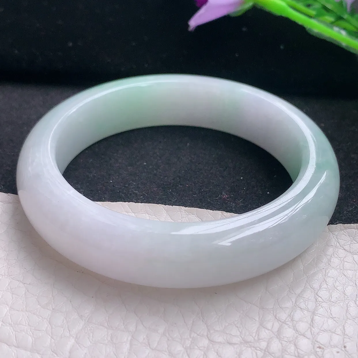 nr自然光53*13*8.8平安镯 缅甸翡翠a货水润清新飘绿宽边玉手镯玉手环