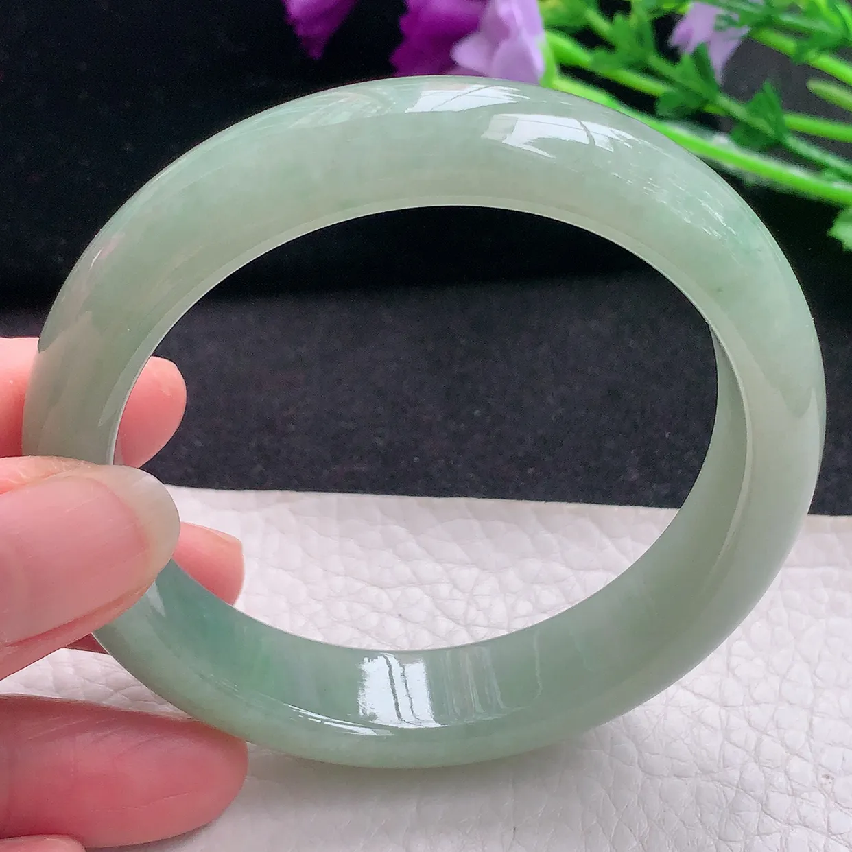 xx自然光58*13.8*8.2平安镯 翡翠A货水润满绿宽边玉手镯玉手环