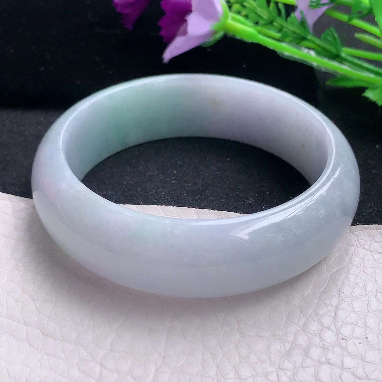 ee自然光58*18*8.2轮胎镯 缅甸翡翠A货淡春带彩宽边玉手镯玉手环