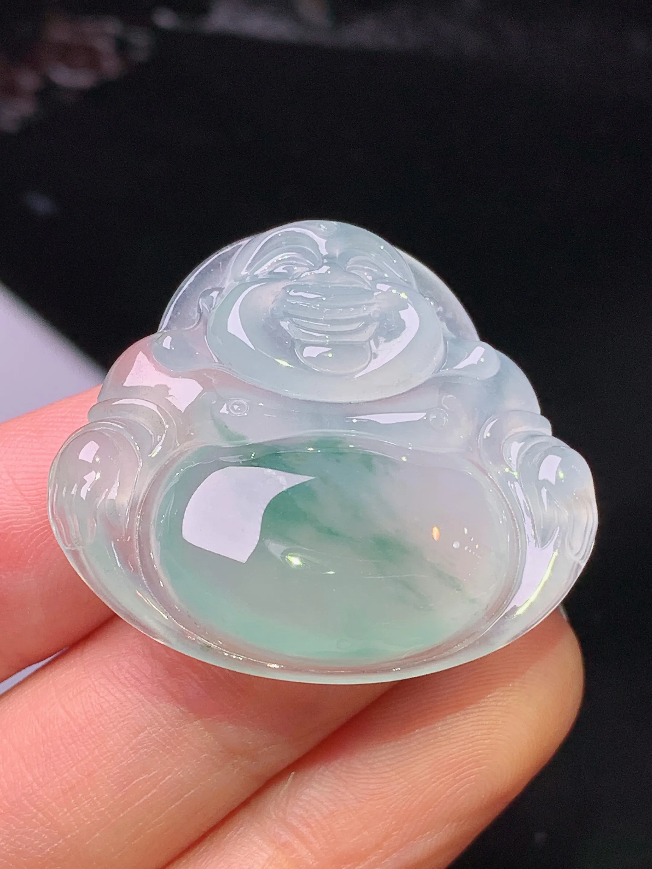 冰种飘绿佛公吊坠 玉质细腻 色泽清新艳丽 整体尺寸30.6*34*6.2