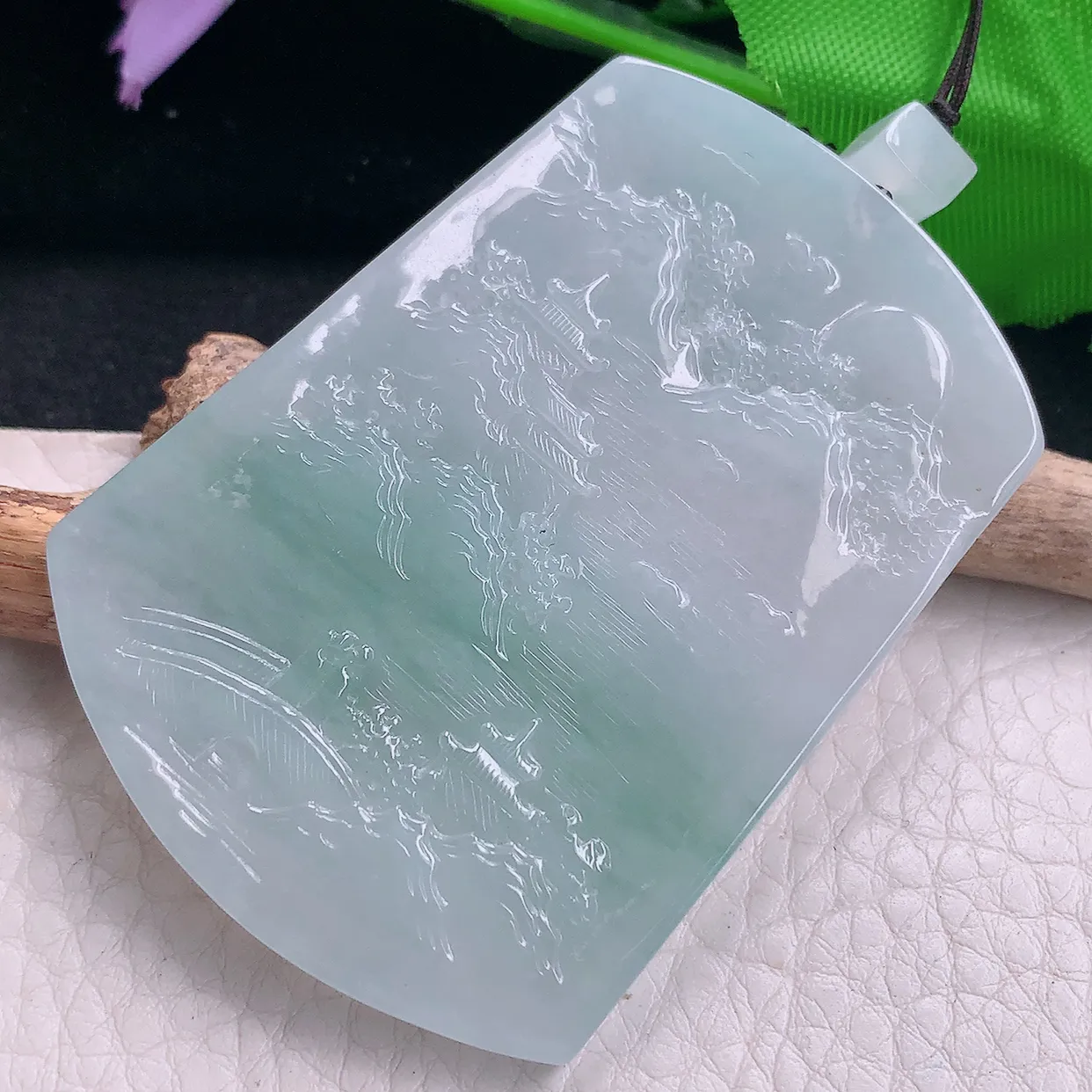 Lz实拍60*44.8*4.6天然缅甸翡翠山水牌玉坠 精雕指日高升项坠