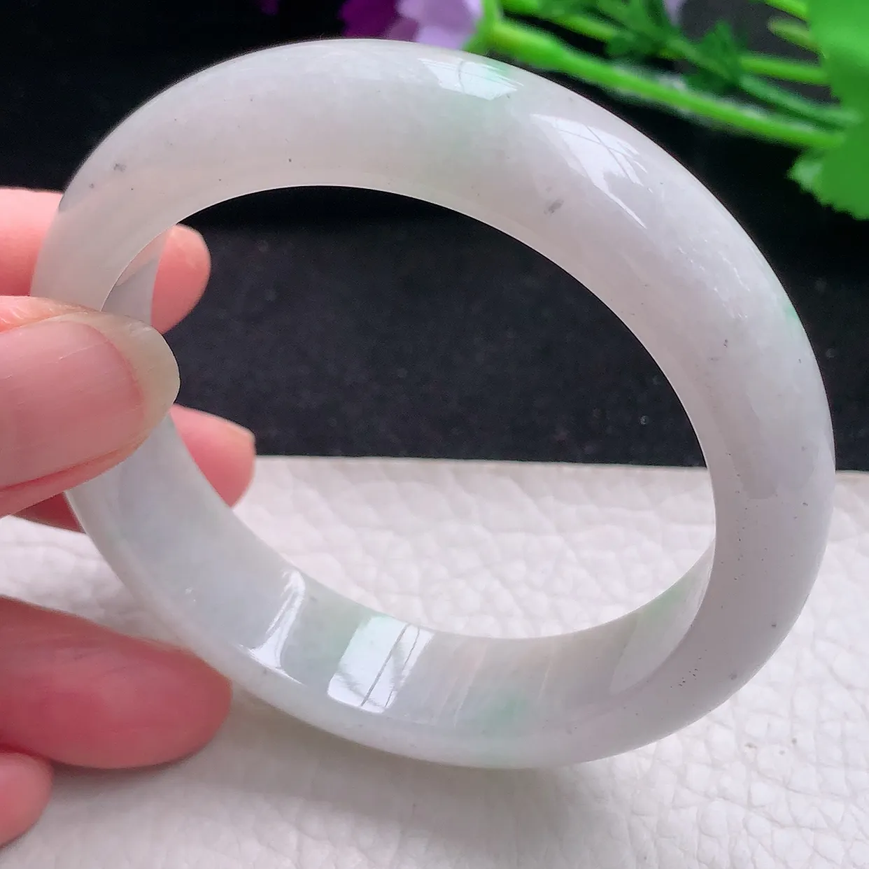 ee自然光55*14*8.4平安镯 缅甸翡翠A货飘绿宽边玉手镯玉手环