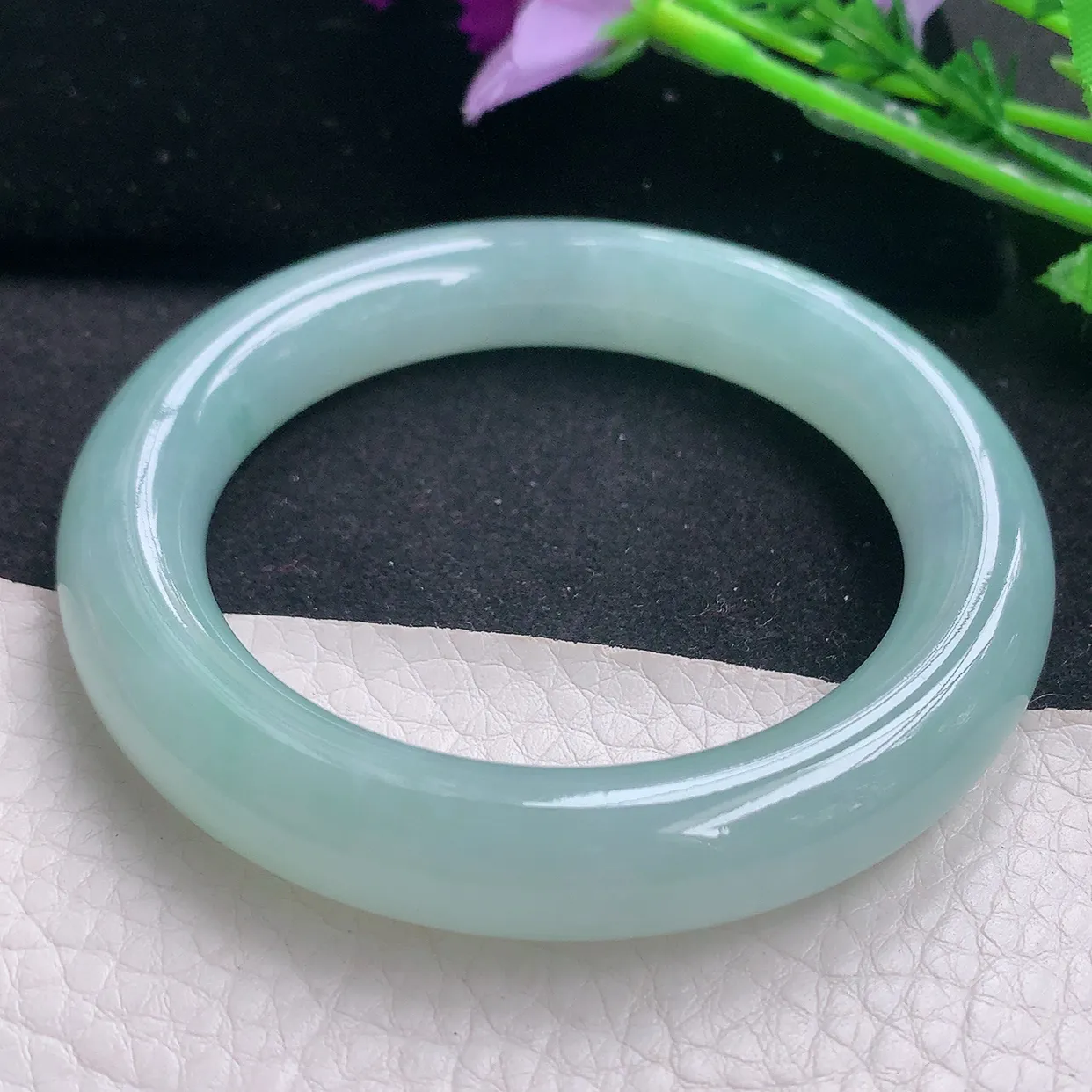 nc自然光55*11.5*11胖圆镯 翡翠玉手镯冰胶浅绿圆条玉手环 美人镯