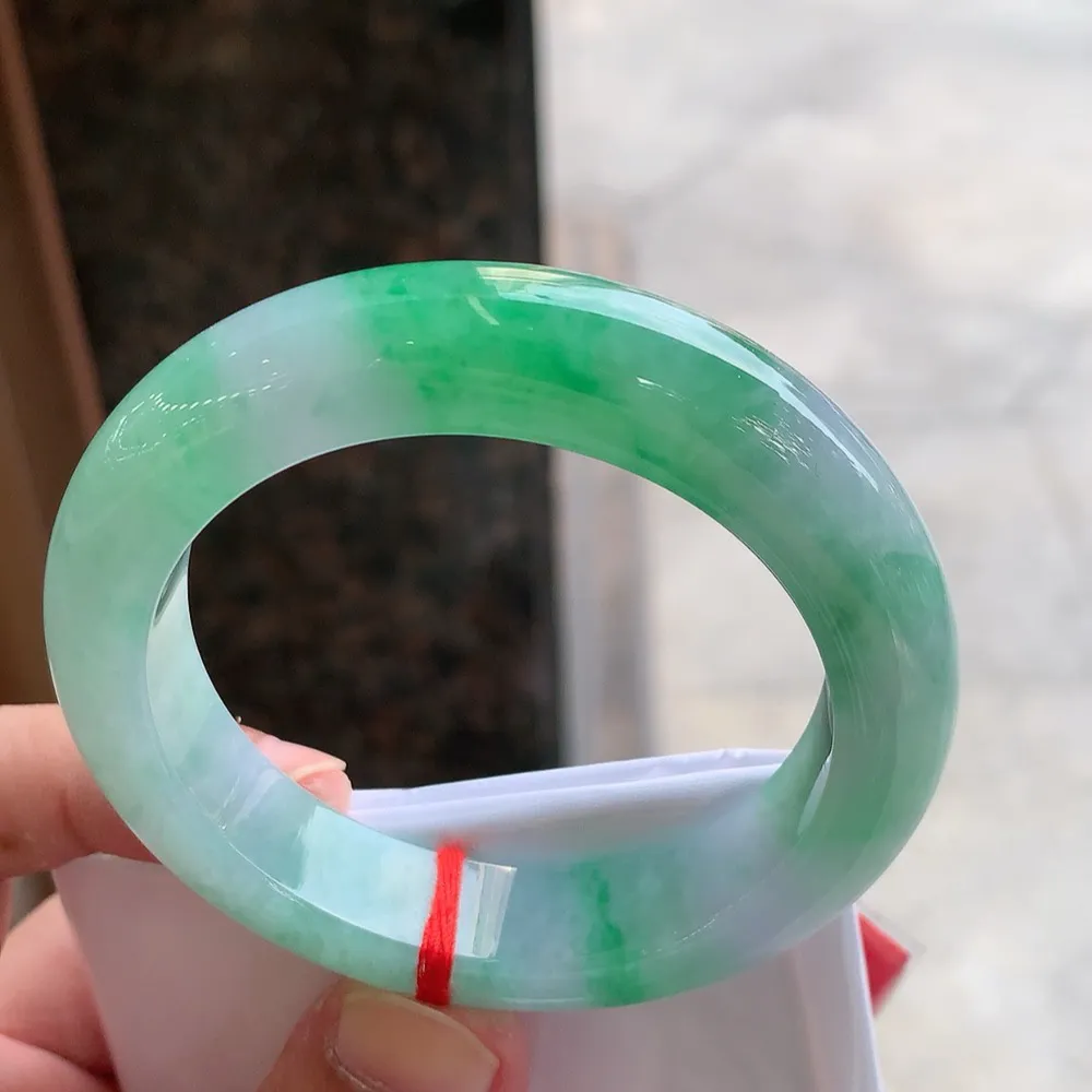 正圈冰阳绿淡淡紫 无瑕 尺寸:53.7/12.8/10.1 色好