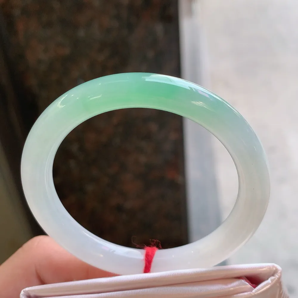 圆条冰阳绿 微细纹 尺寸:51.2/8.4 种色兼备