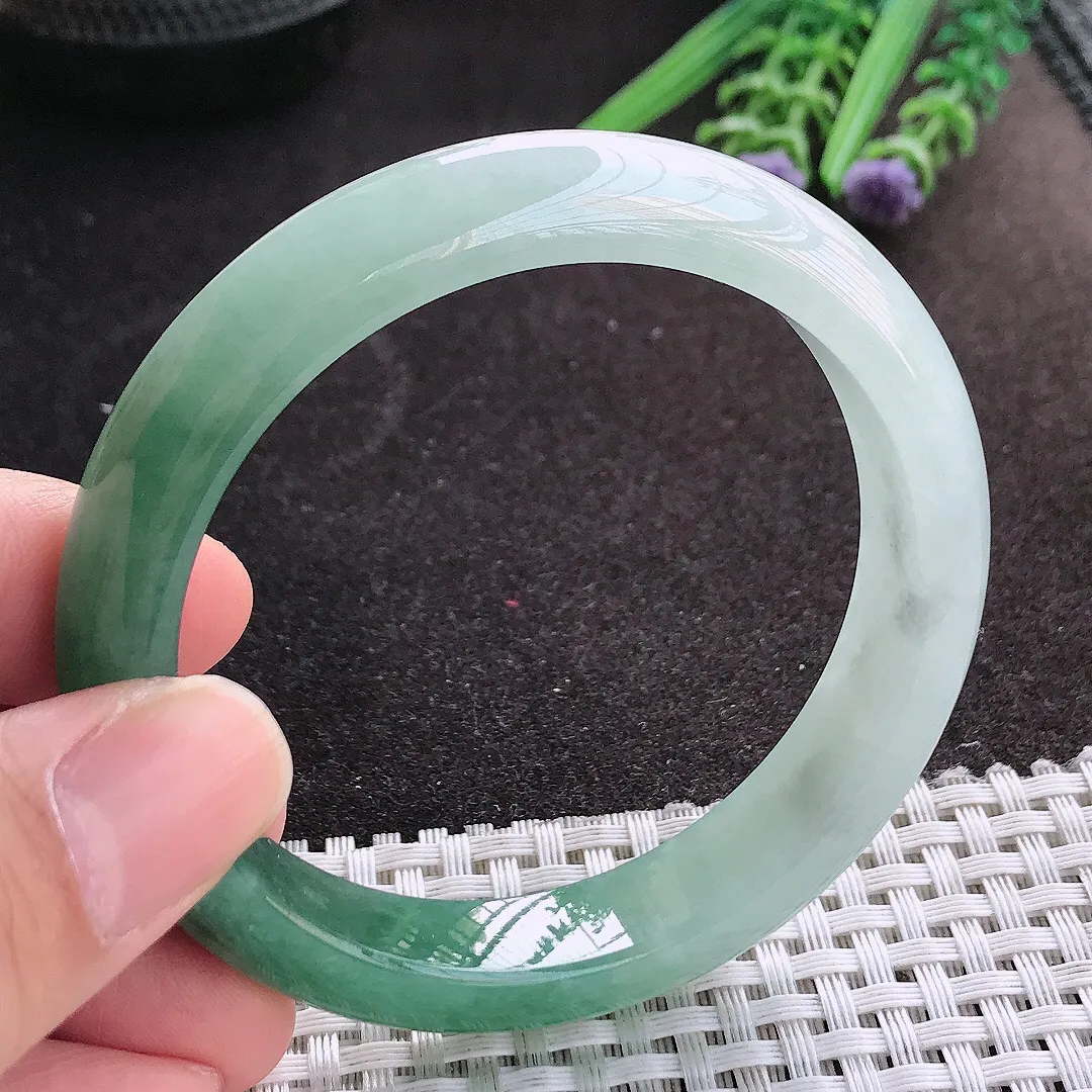 天然A货翡翠55.5/11.8/8.1老坑冰润起胶半山半水手镯油绿宽边玉镯