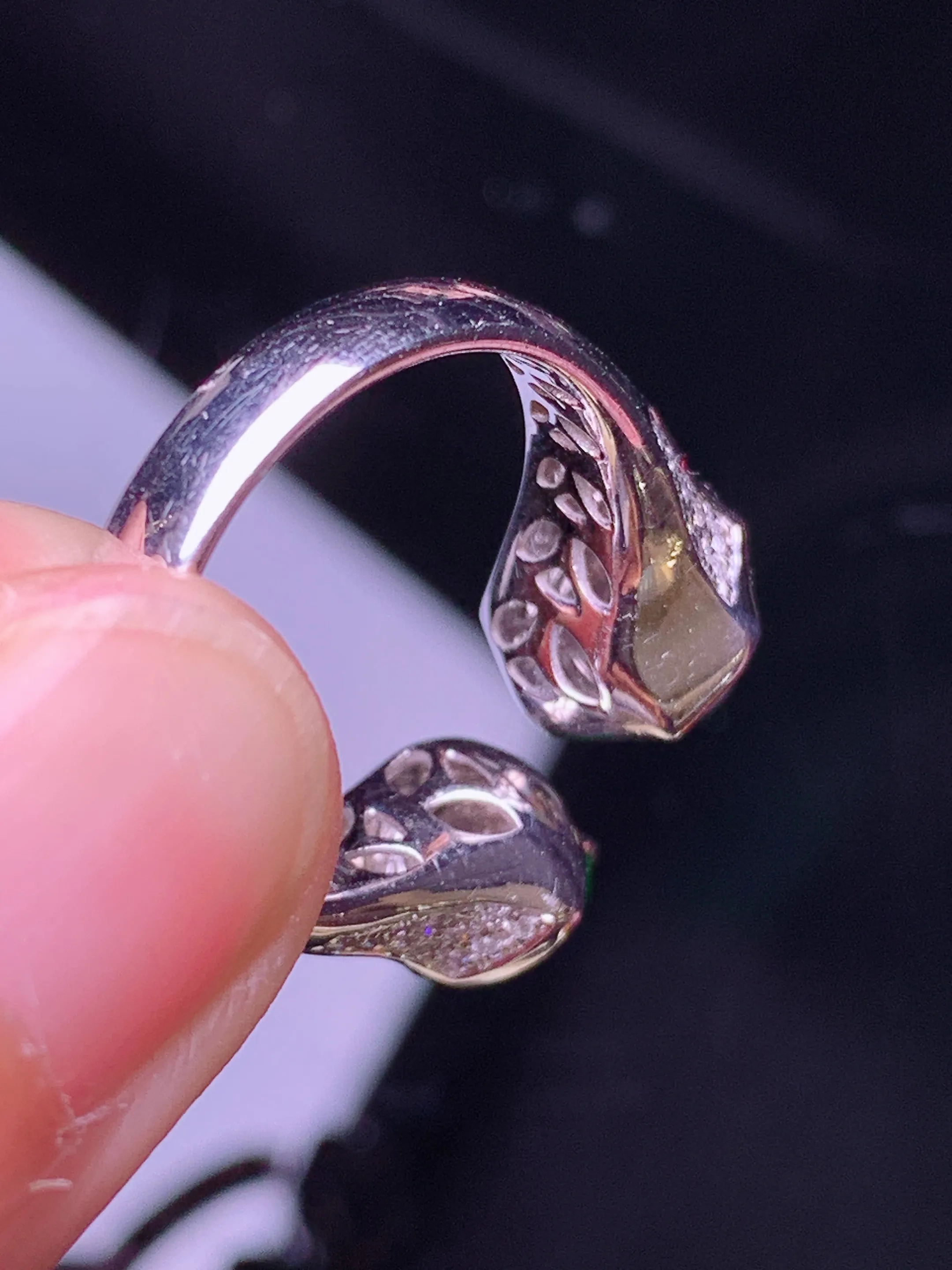 18k金钻镶嵌冰绿蛋面组合戒指 玉质细腻 色泽清新艳丽 圈口14 整体尺寸7*6*3.2