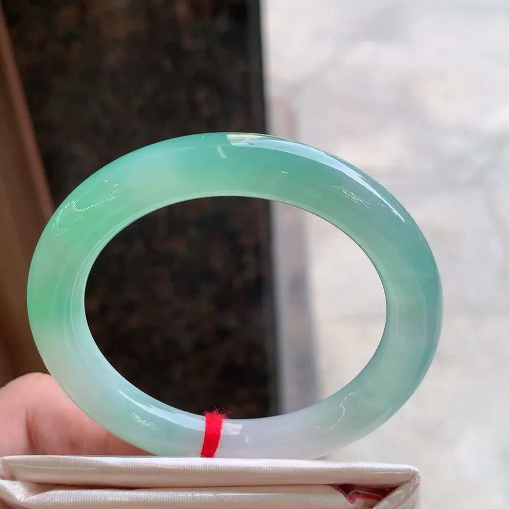 圆条冰绿 无瑕 尺寸:52.6/9.2 冰润🥰🥰