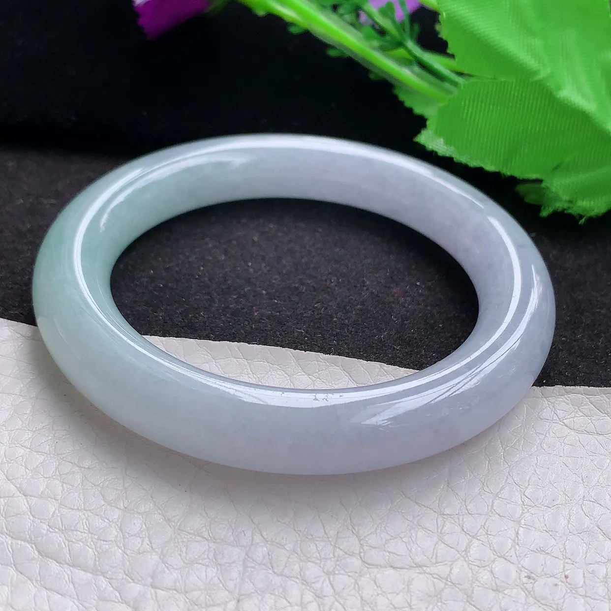 z自然光55**10.6美人镯 缅甸翡翠A货水灵春带彩圆条玉手镯玉手环