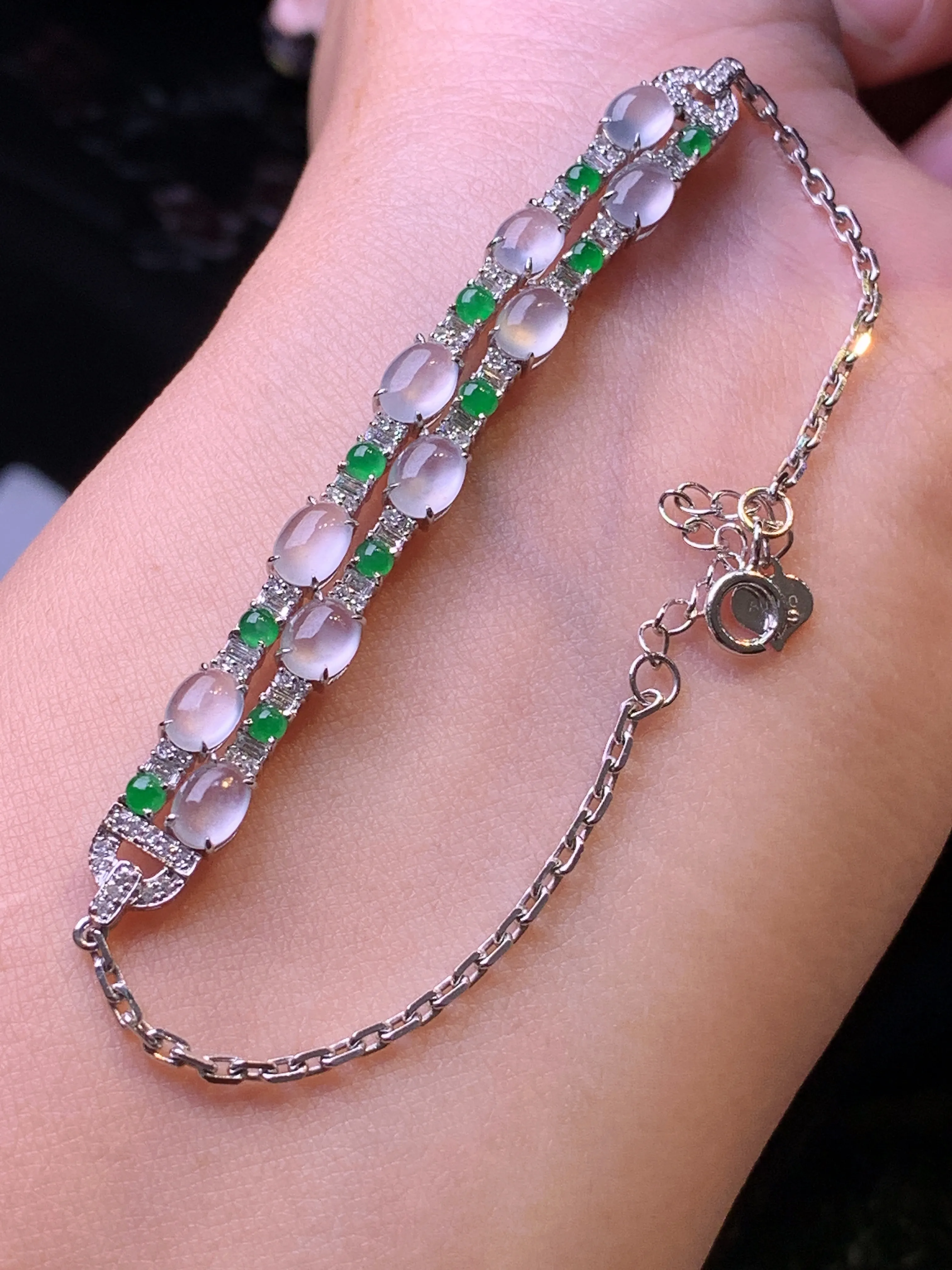 18k金钻镶嵌冰种蛋面手链 玉质细腻 色泽清新艳丽 整体尺寸67*6.6*4