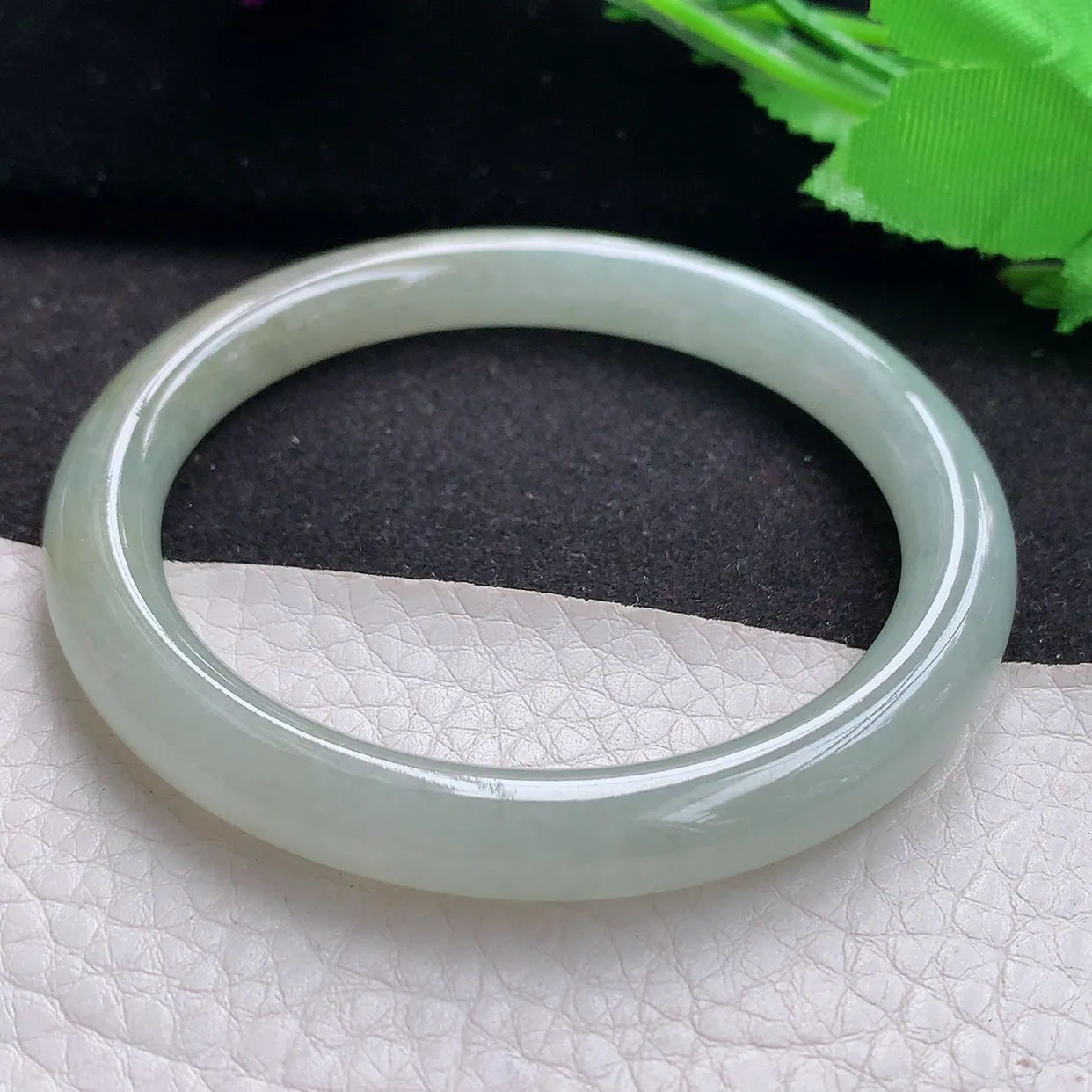 ll自然光55*8美人镯 缅甸翡翠a货玉镯子双彩圆条玉手环 叮当镯