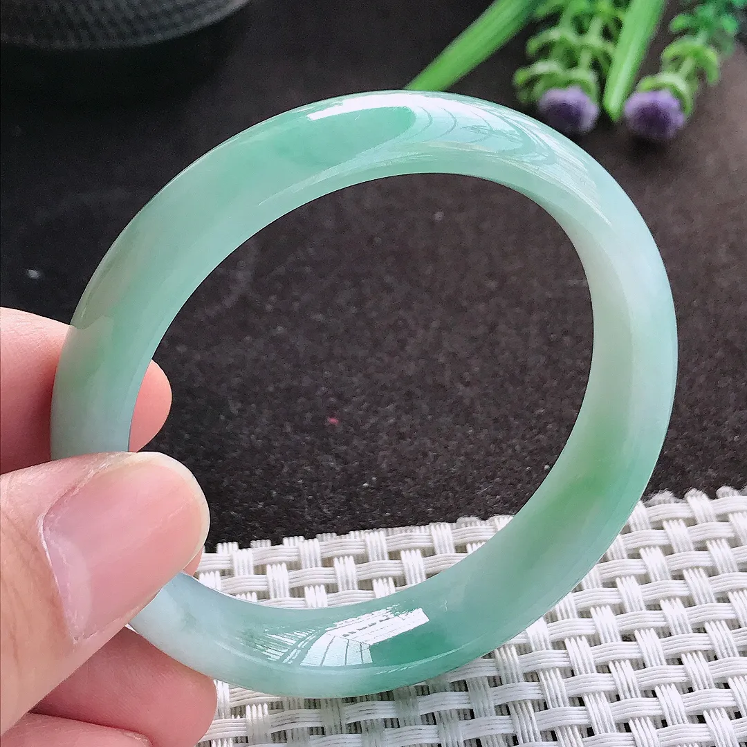 天然A货翡翠53.5/13.1/7..3老坑冰润水灵飘花手镯宽边玉镯