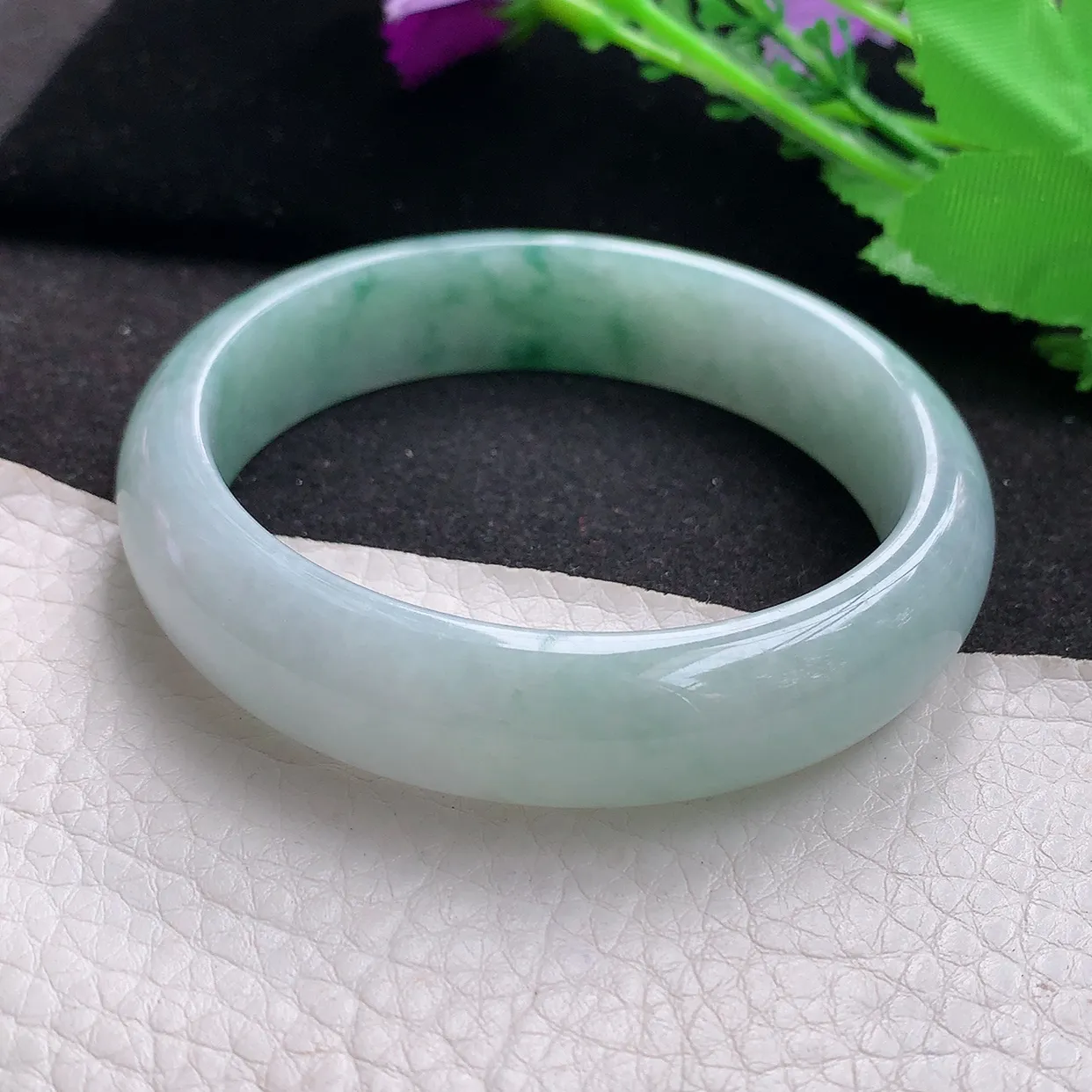 js自然光58*14*7.5平安镯 缅甸翡翠a货水润飘花宽边玉手镯玉手环