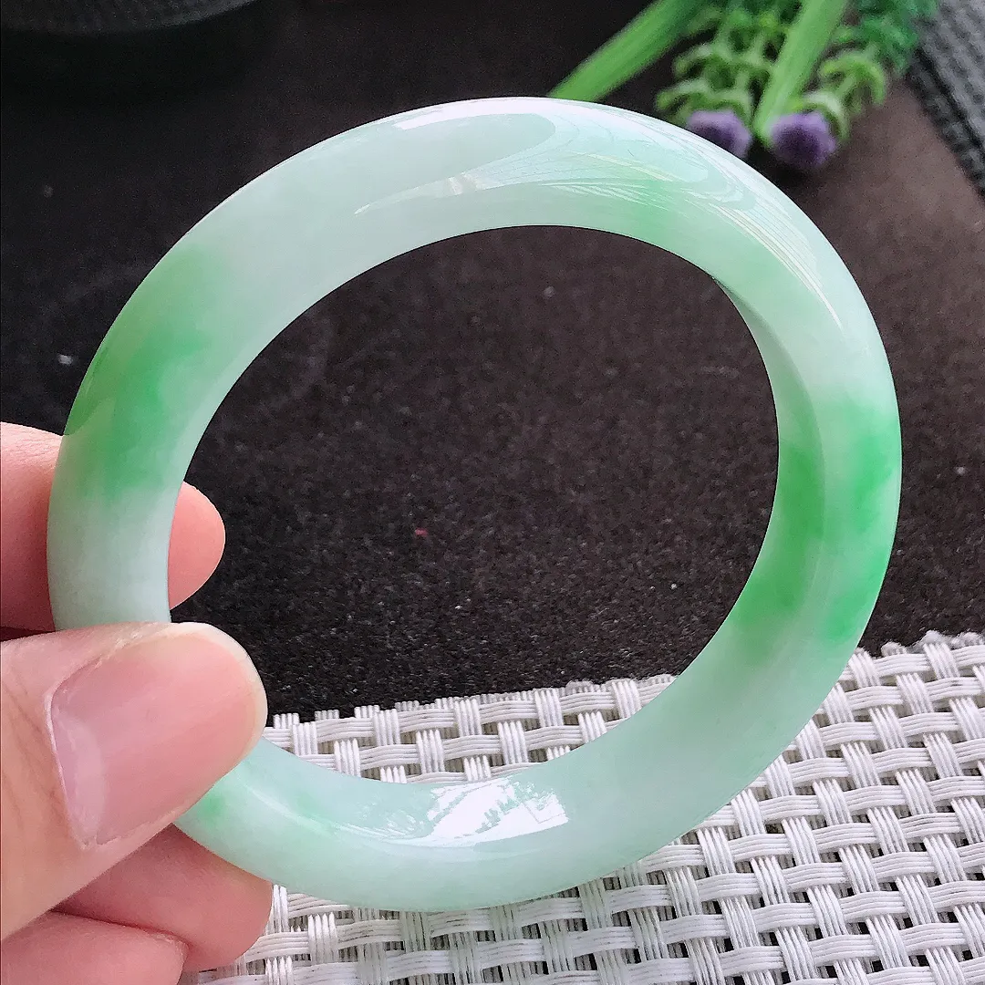 天然A货翡翠55.5/12.3/9老坑冰润水灵飘阳绿手镯宽边玉镯