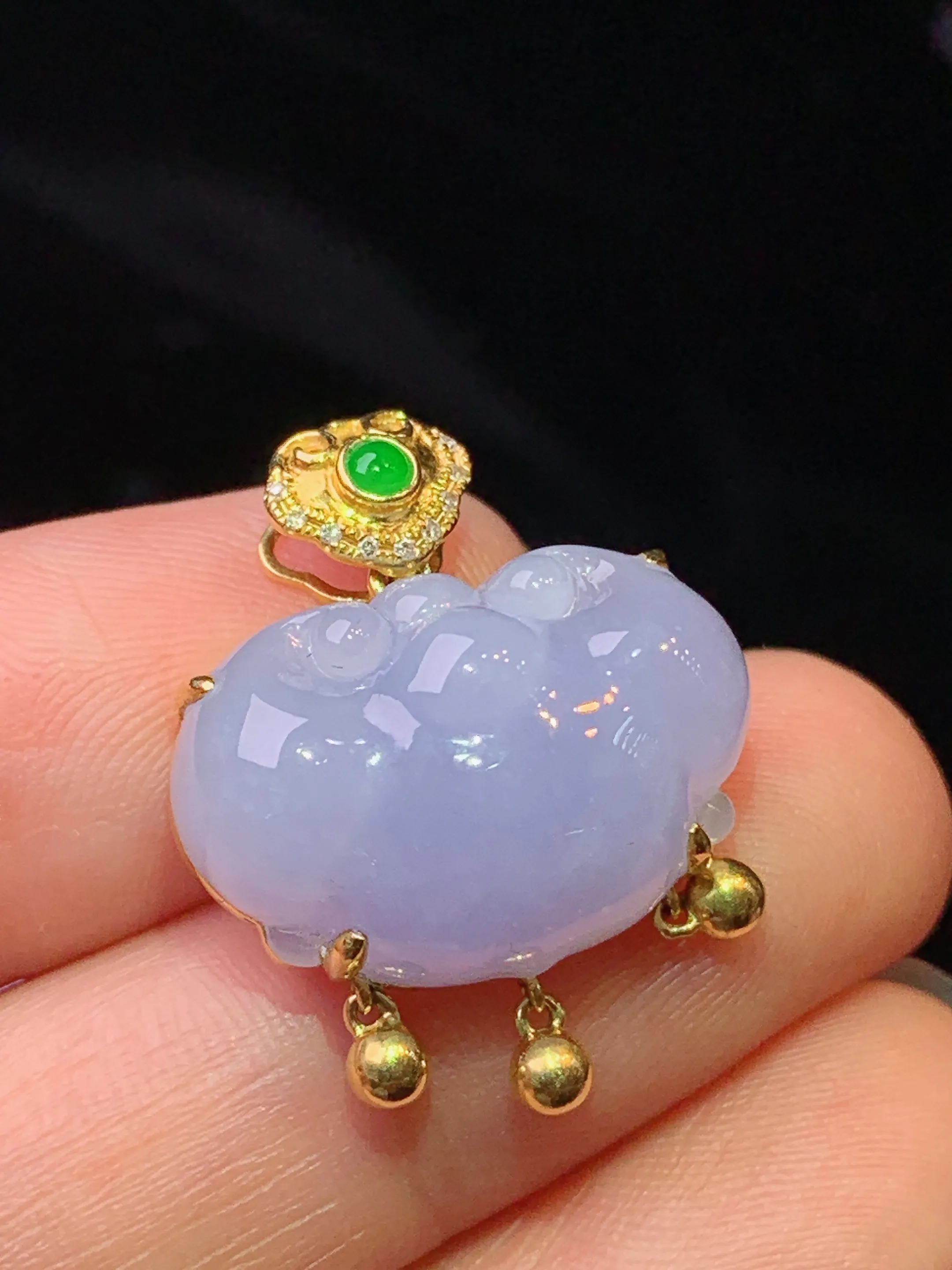 18k金钻镶嵌紫罗兰如意头吊坠 玉质细腻 色泽清新艳丽 整体尺寸24*19.5*8.5