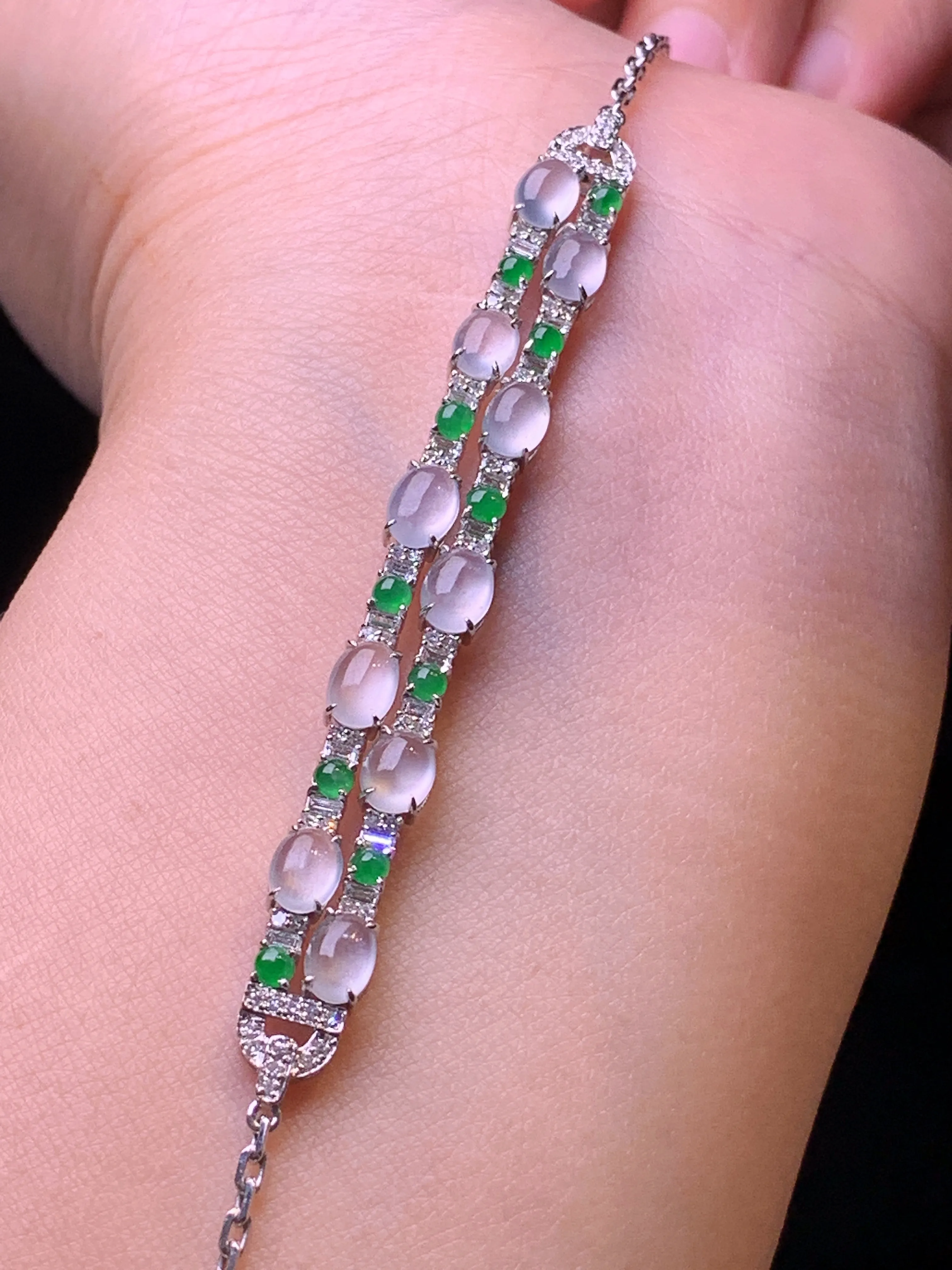 18k金钻镶嵌冰种蛋面手链 玉质细腻 色泽清新艳丽 整体尺寸67*6.6*4