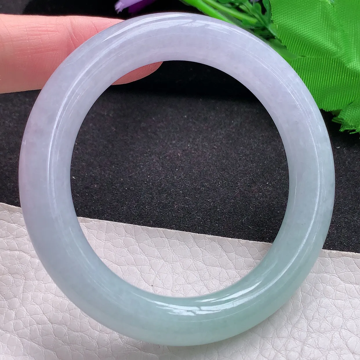 z自然光55**10.6美人镯 缅甸翡翠A货水灵春带彩圆条玉手镯玉手环