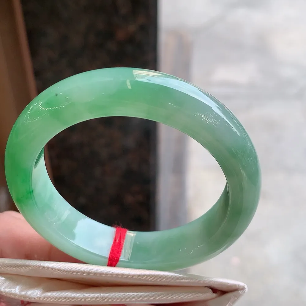 正圈冰翠绿 无瑕 尺寸:52.1/13.1/8.8 色好🥰🥰