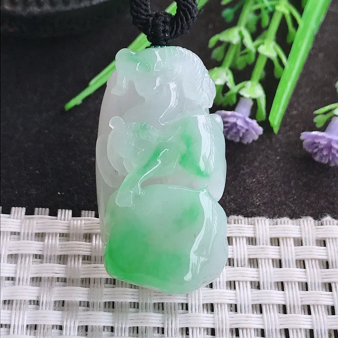 天然A货翡翠40/20/13.5老坑精美冰润飘阳绿生肖羊吊坠翡翠挂件