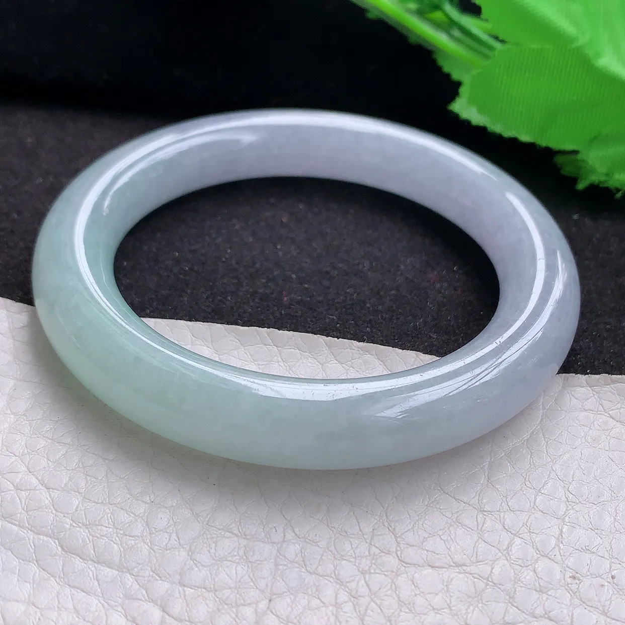 z自然光55**10.6美人镯 缅甸翡翠A货水灵春带彩圆条玉手镯玉手环