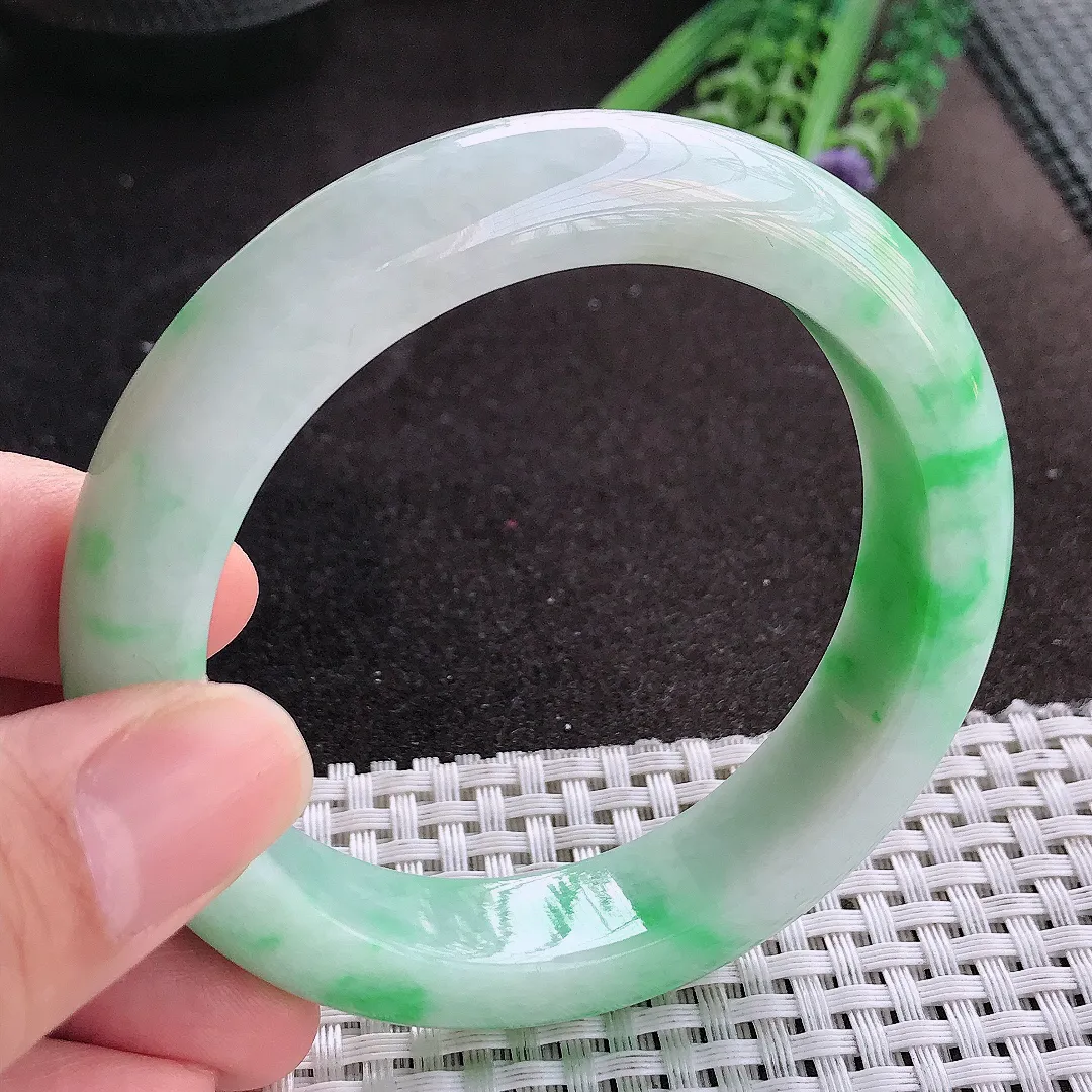 天然A货翡翠57.5/13.5/9.5老坑精美温润飘阳绿手镯宽边玉镯