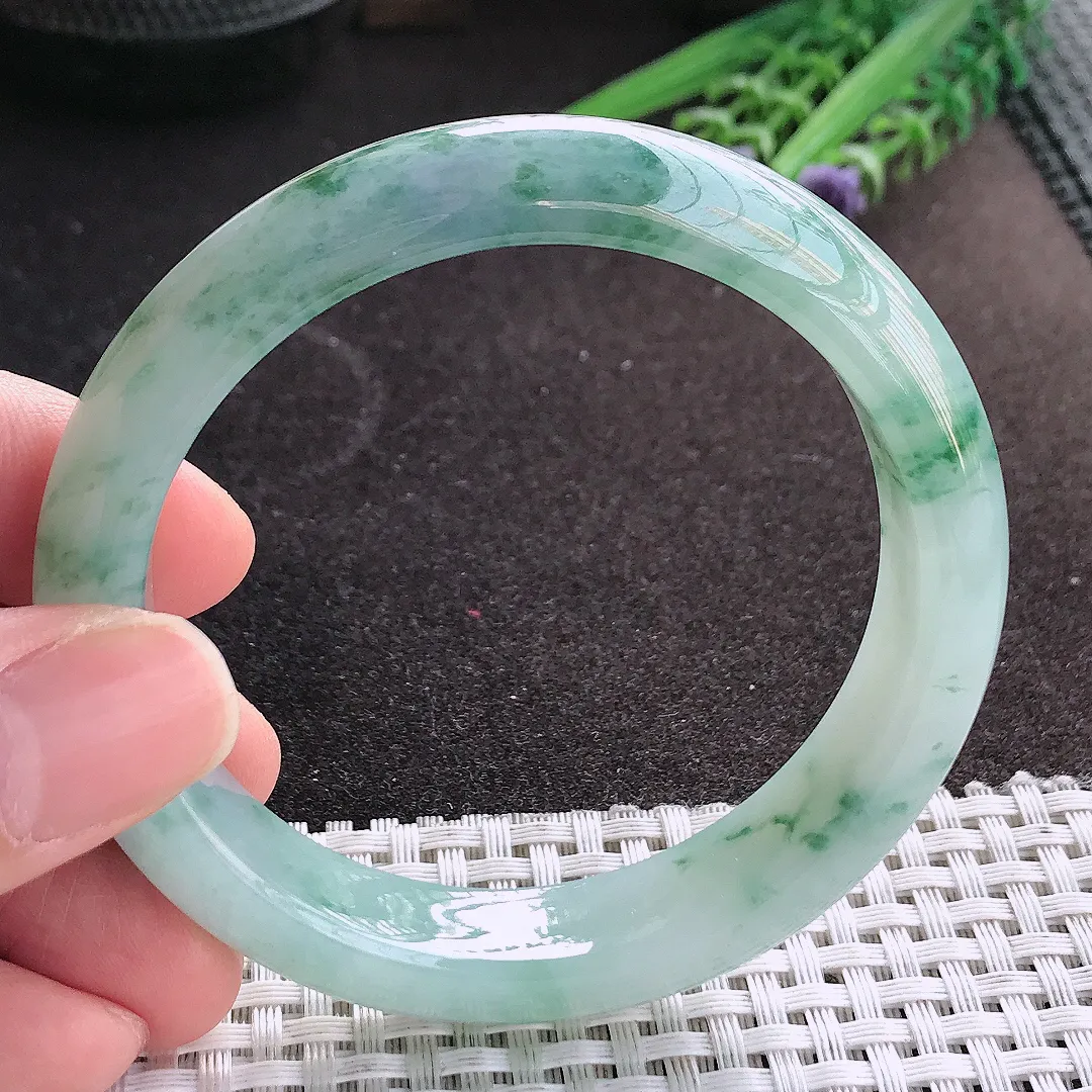 天然A货翡翠57.5/12.8/8.5老坑精美冰润飘花带紫手镯宽边玉镯女款