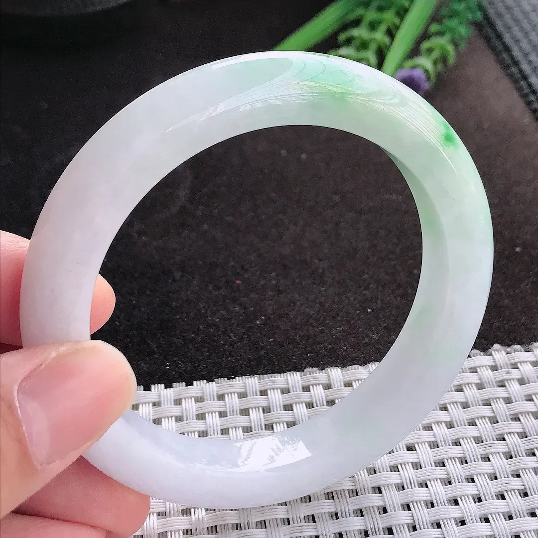 天然A货翡翠58/11.3/9.6老坑精美温润飘绿手镯宽边玉镯