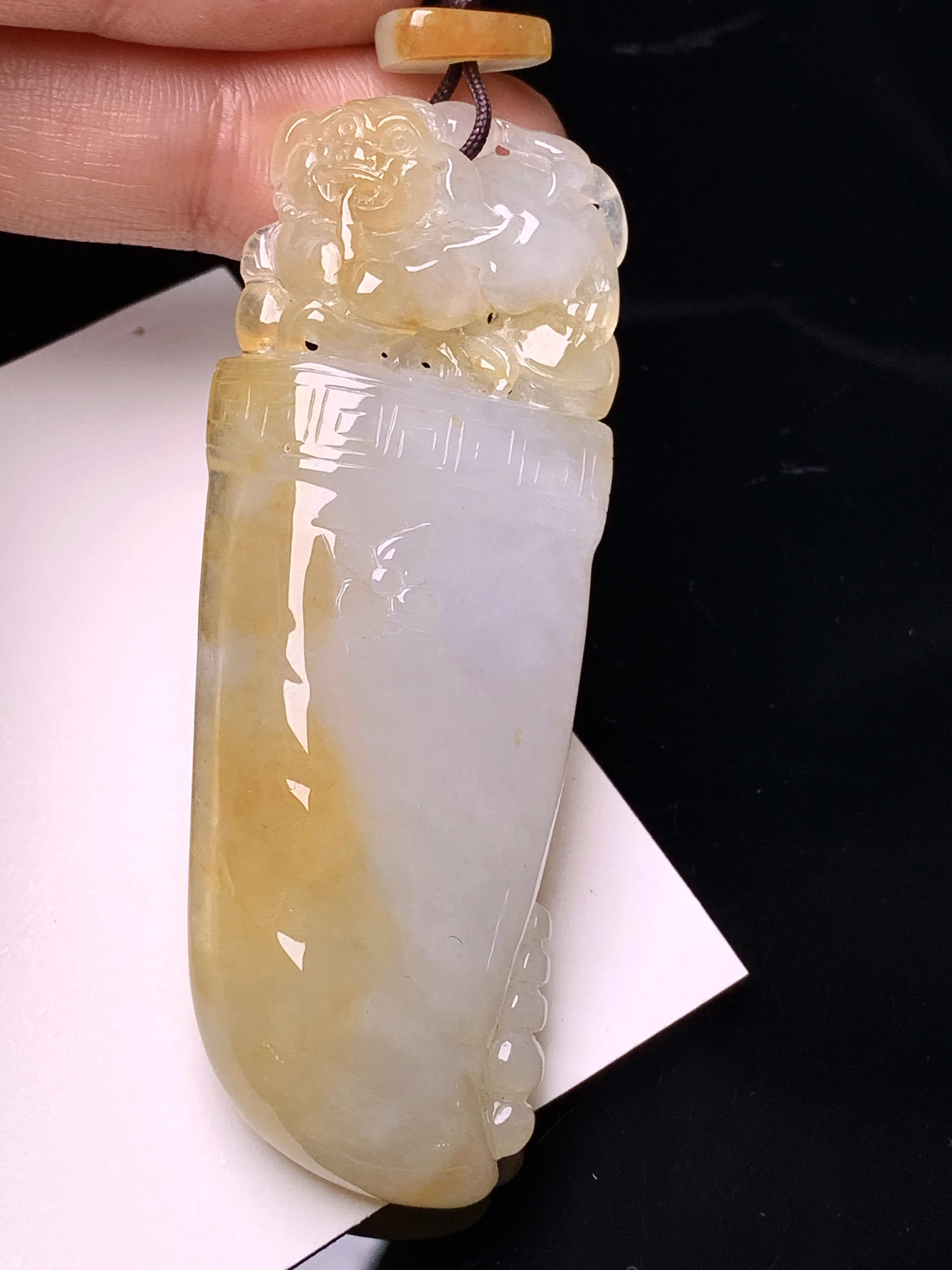 飘黄翡貔貅吊坠 玉质细腻 色泽清新艳丽 整体尺寸66.2*24.8*7.6