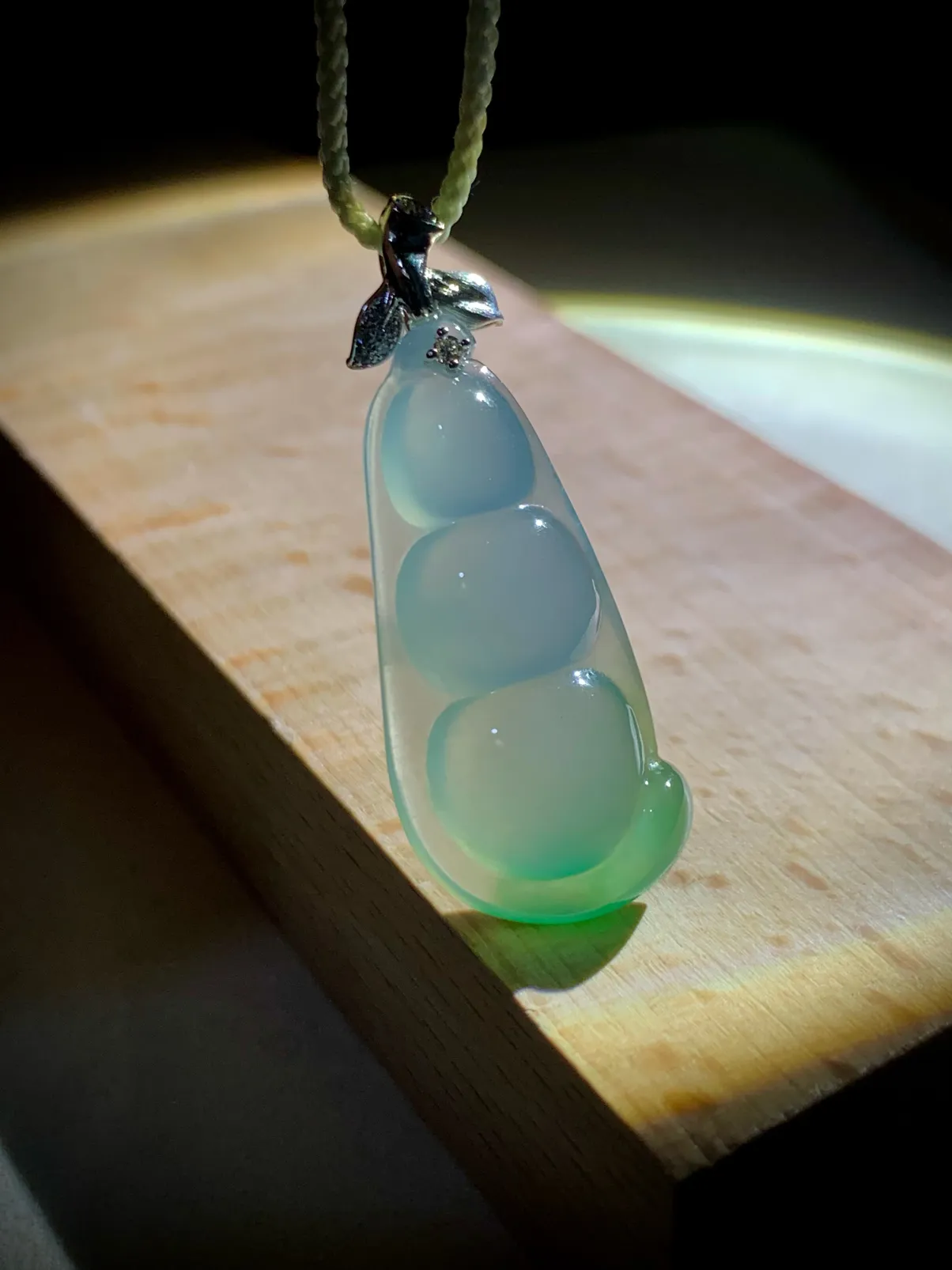 四季平安豆子，37-裸石31-14.2-6mm，
18K金，南非钻，4.53g，