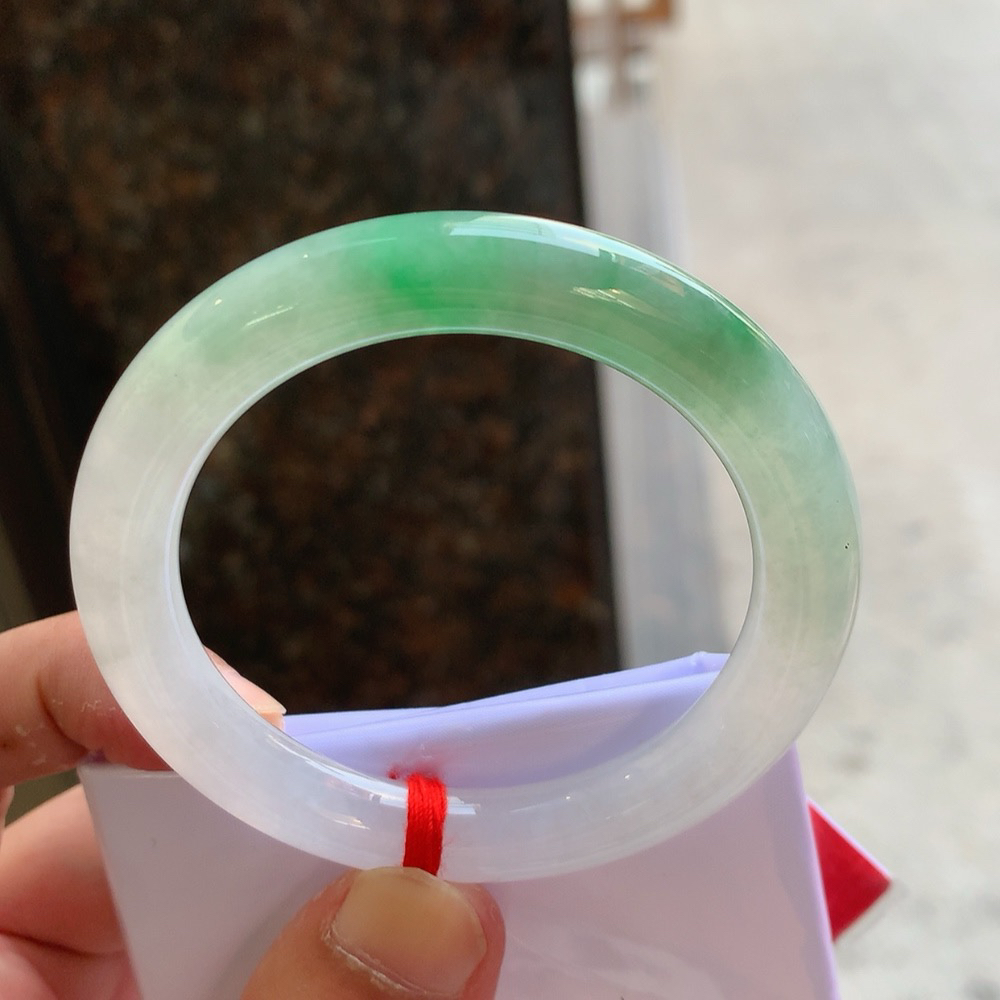 圆条高冰绿 无瑕 尺寸:52.2/9.3 种色兼备