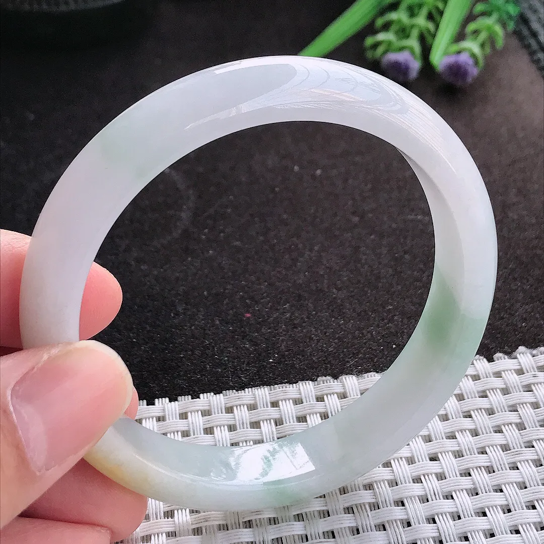 天然A货翡翠58.5/12/7.8老坑秀气油润飘花手镯宽边玉镯