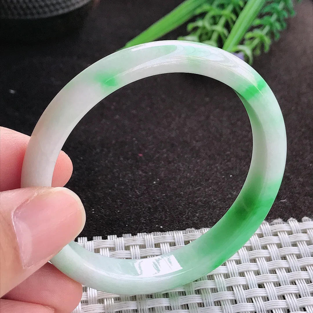 天然A货翡翠53/9.2/6.5老坑精美温润飘阳绿手镯宽边玉镯