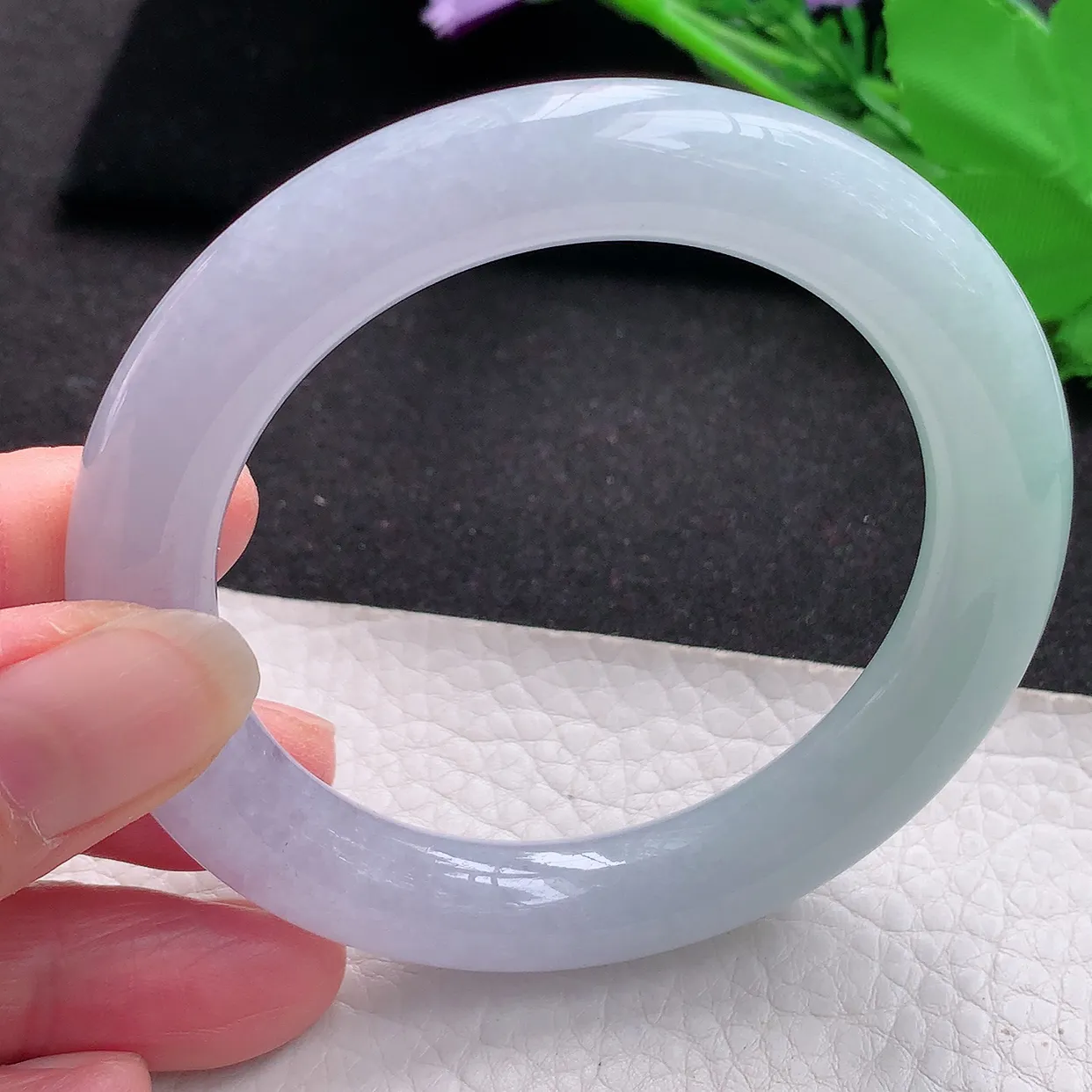 z自然光55**10.6美人镯 缅甸翡翠A货水灵春带彩圆条玉手镯玉手环