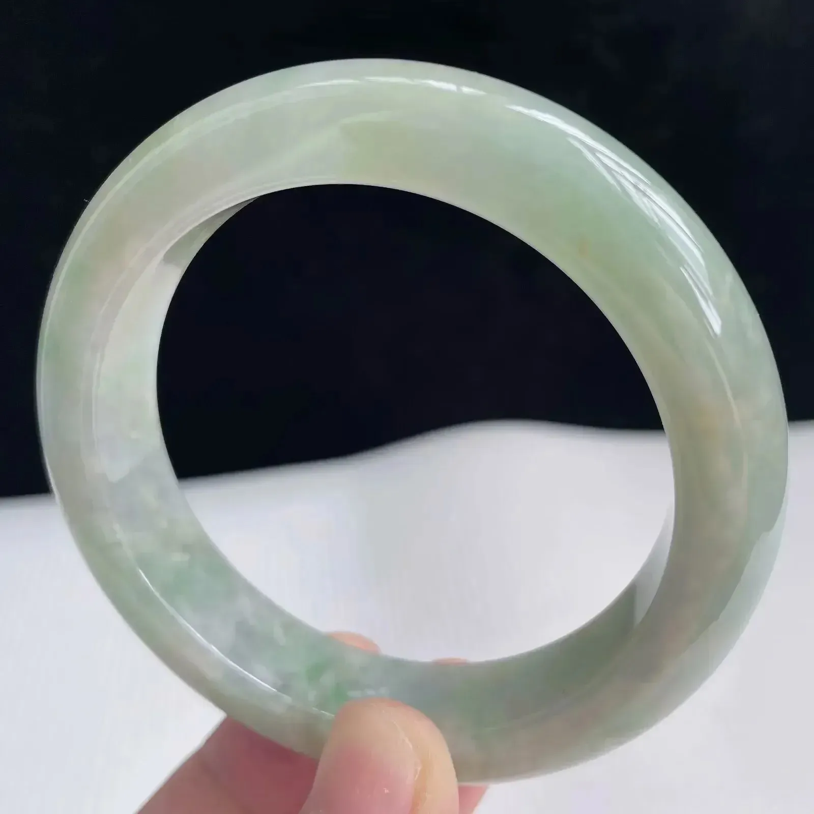 52.6圈飘绿玉镯翡翠好种色满色正圈手镯 59.75g