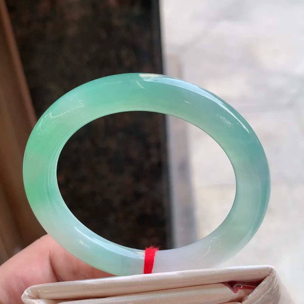 圆条冰绿 无瑕 尺寸:52.6/9.2 冰润🥰🥰