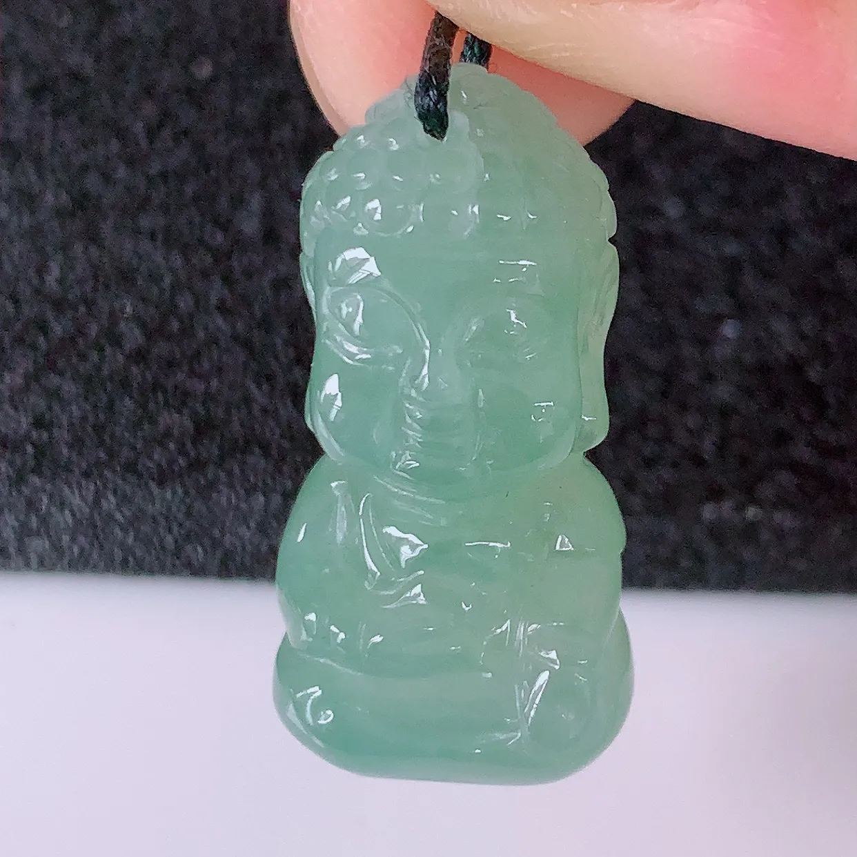 自然光实拍，冰种翡翠保平安宝宝佛吊坠，一生平安，玉质莹润，佩戴佳品，#57.20