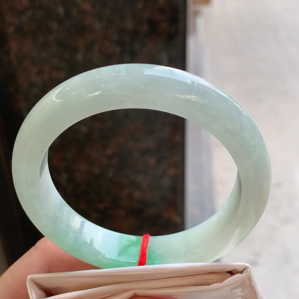 正圈冰糯阳绿 无瑕 尺寸:60.6/13.4/9.4色好