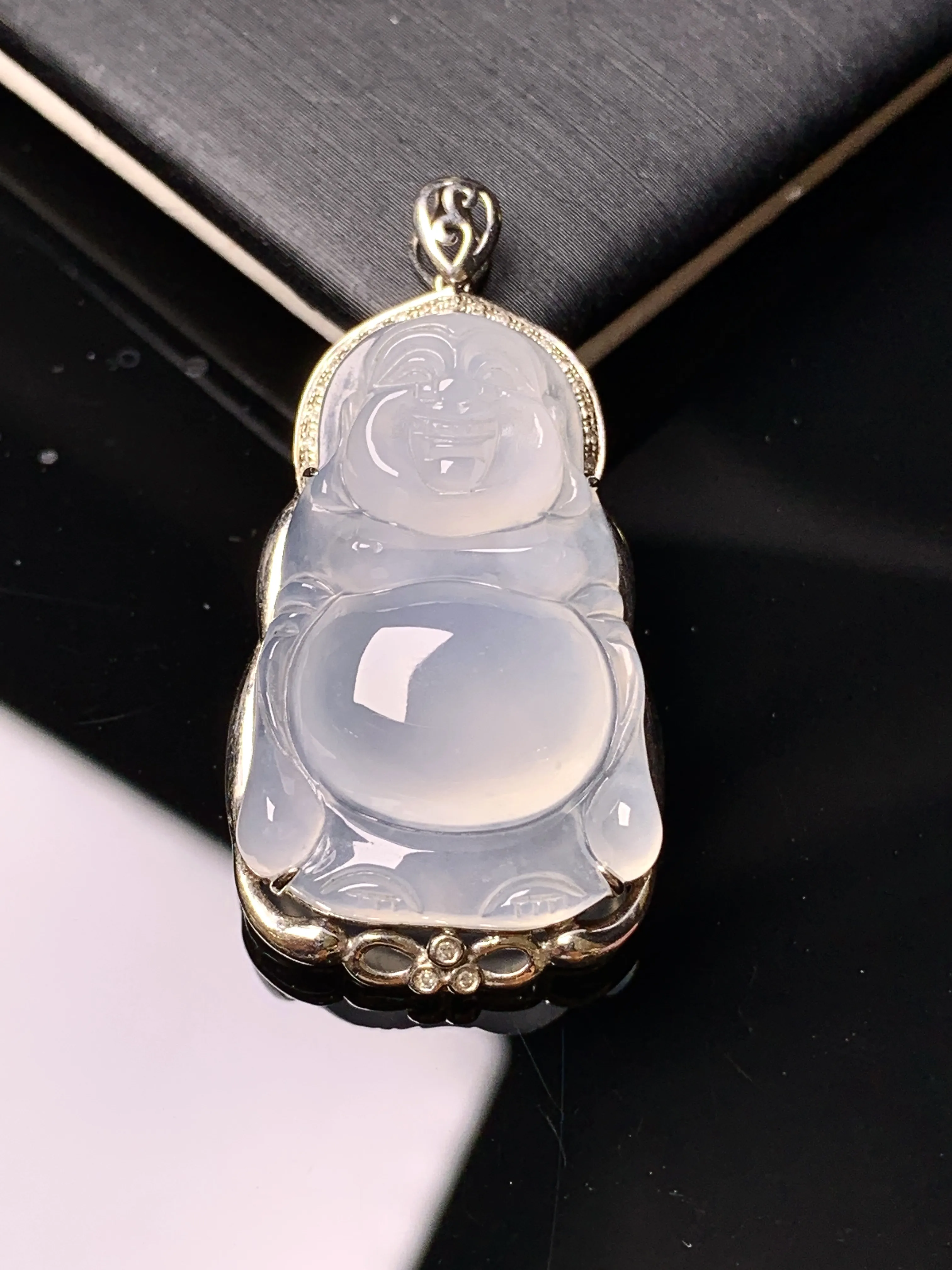 18k金镶嵌冰种佛公吊坠 玉质细腻 色泽清新艳丽 整体尺寸36.5*18.7*8.8