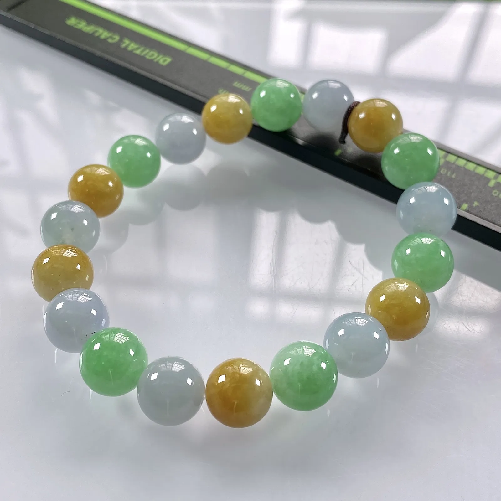 缅甸天然翡翠A货，卡10冰种起胶三彩多宝圆珠手串手链，尺寸：10mm/19颗，重量：32.74g，黄珠也是天然黄。