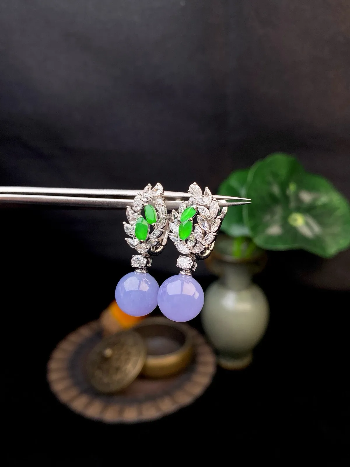 【冰种耳钉】种水上乘，阳绿色泽，纯净通透，收藏品质，18k金钻豪华镶嵌，8.9毫米