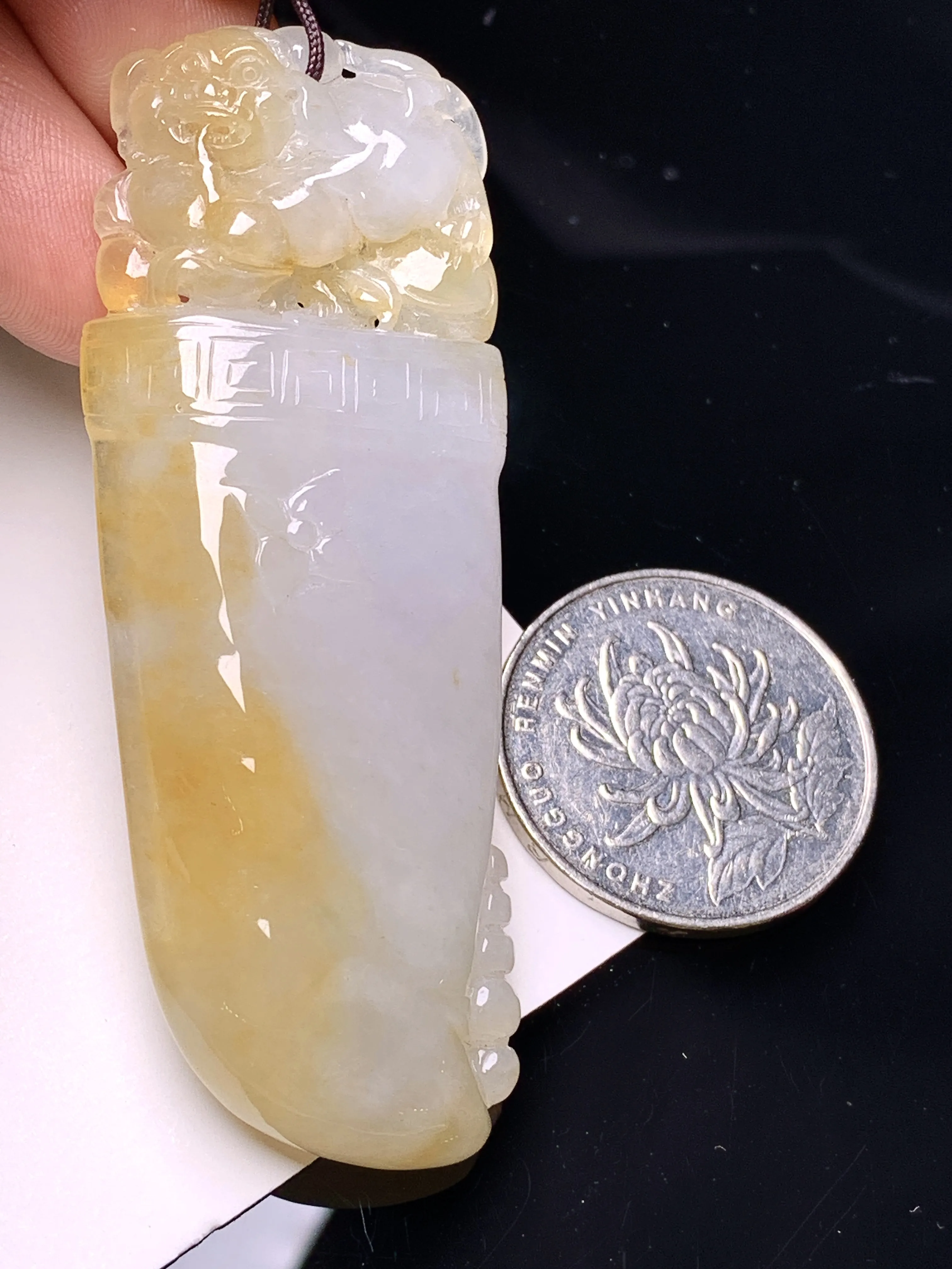 飘黄翡貔貅吊坠 玉质细腻 色泽清新艳丽 整体尺寸66.2*24.8*7.6
