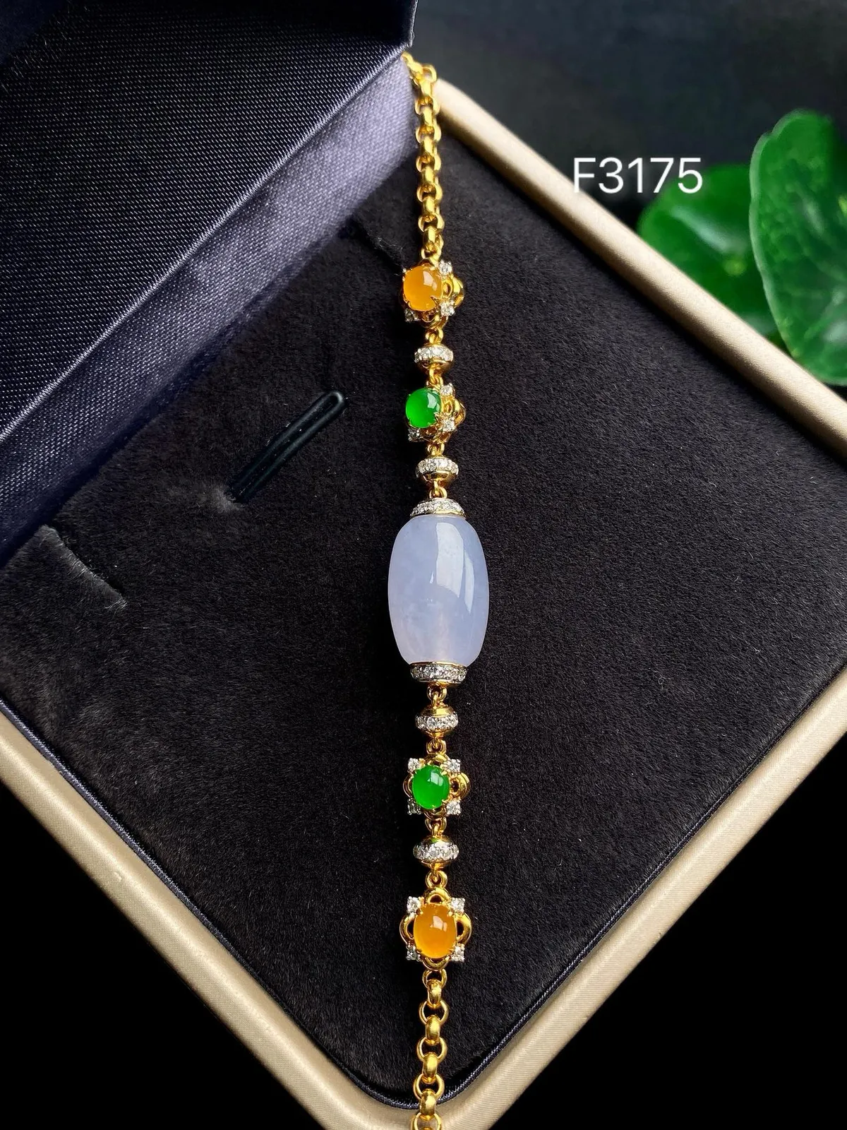 【冰种紫罗兰路路通组合镶嵌手链】颗颗冰透，饱满圆润，光泽闪耀，流行款，18K金钻镶嵌，裸石尺寸12.