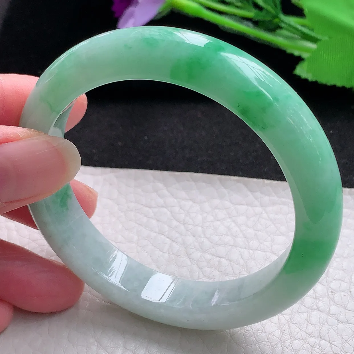 ll自然光56*12*8.5平安镯 天然缅甸翡翠a货飘阳绿宽边玉镯子 玉手环