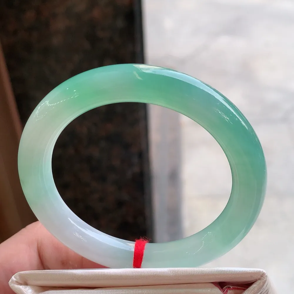 圆条冰绿 无瑕 尺寸:52.6/9.2 冰润🥰🥰