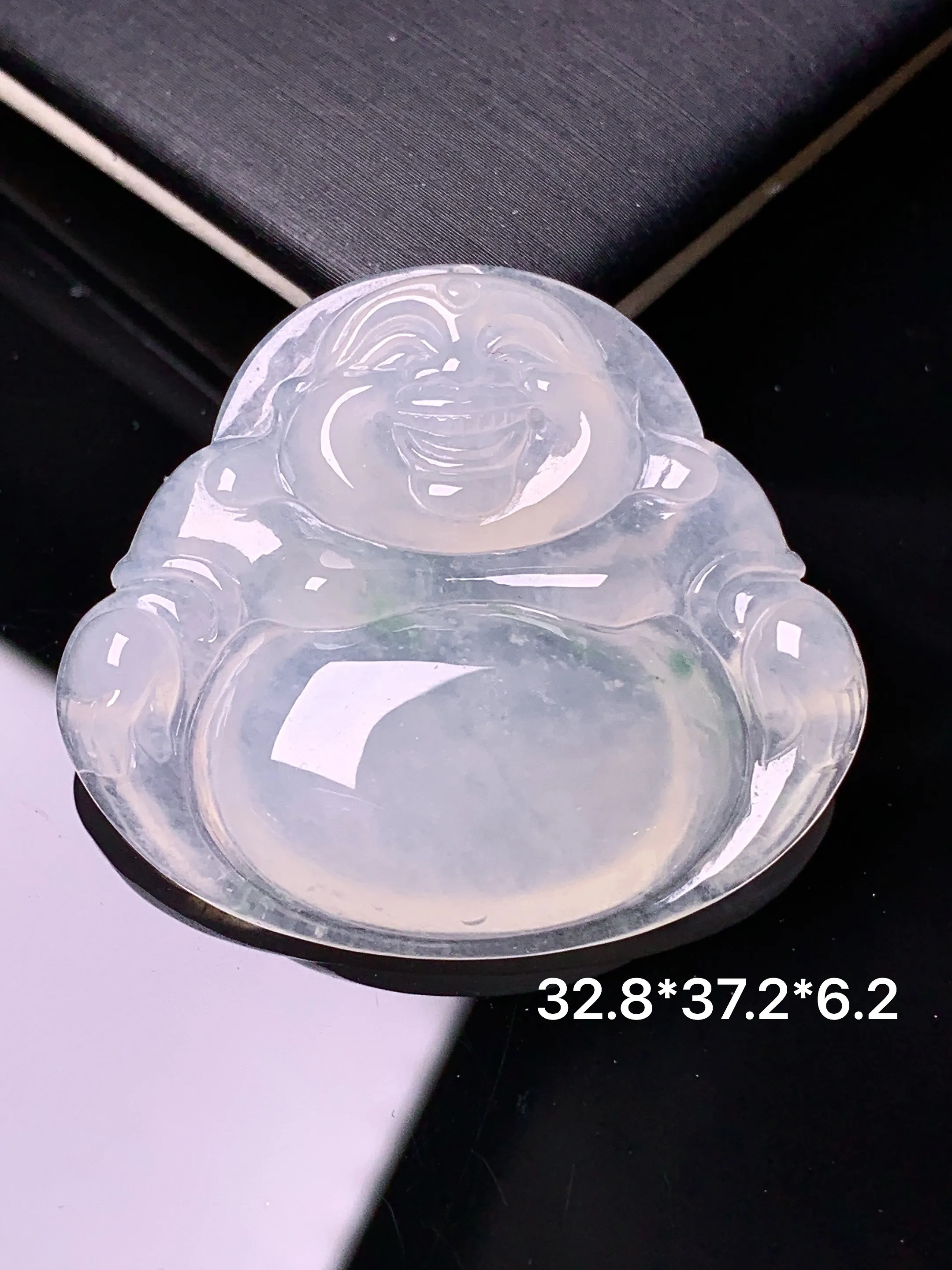 冰种佛公吊坠 玉质细腻 色泽清新艳丽 整体尺寸32.8*37.2*6.2